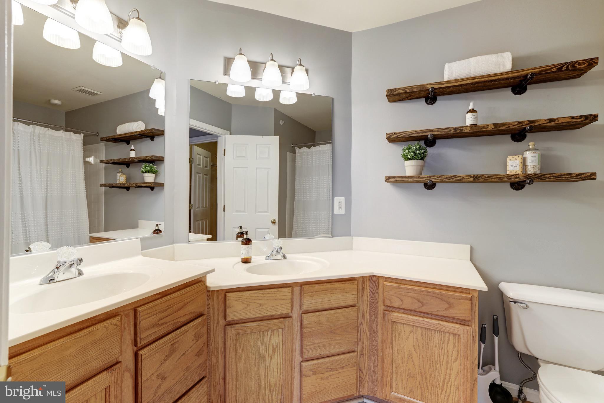 COURTLANDS AT CASCADES - Residential