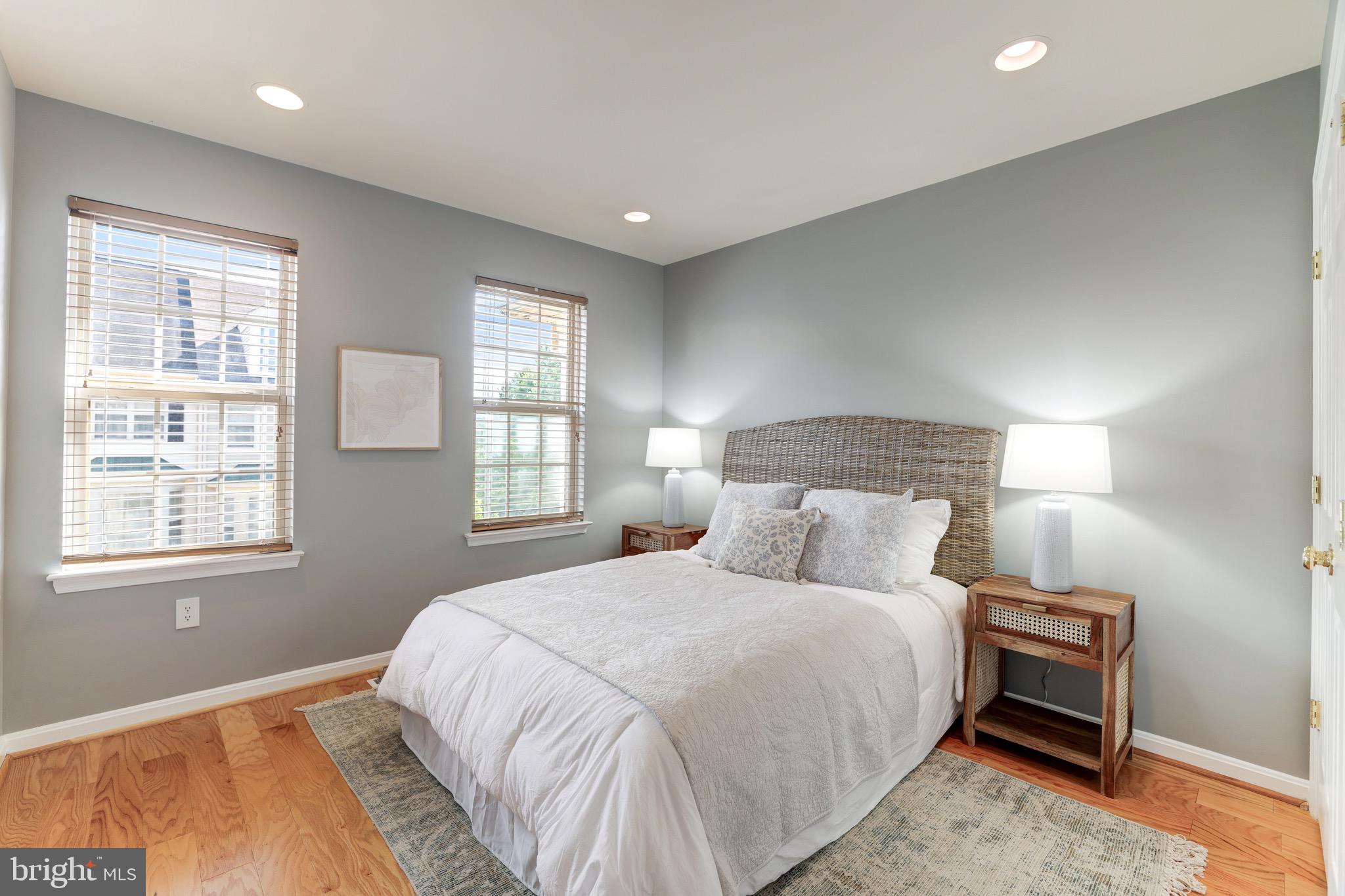 COURTLANDS AT CASCADES - Residential