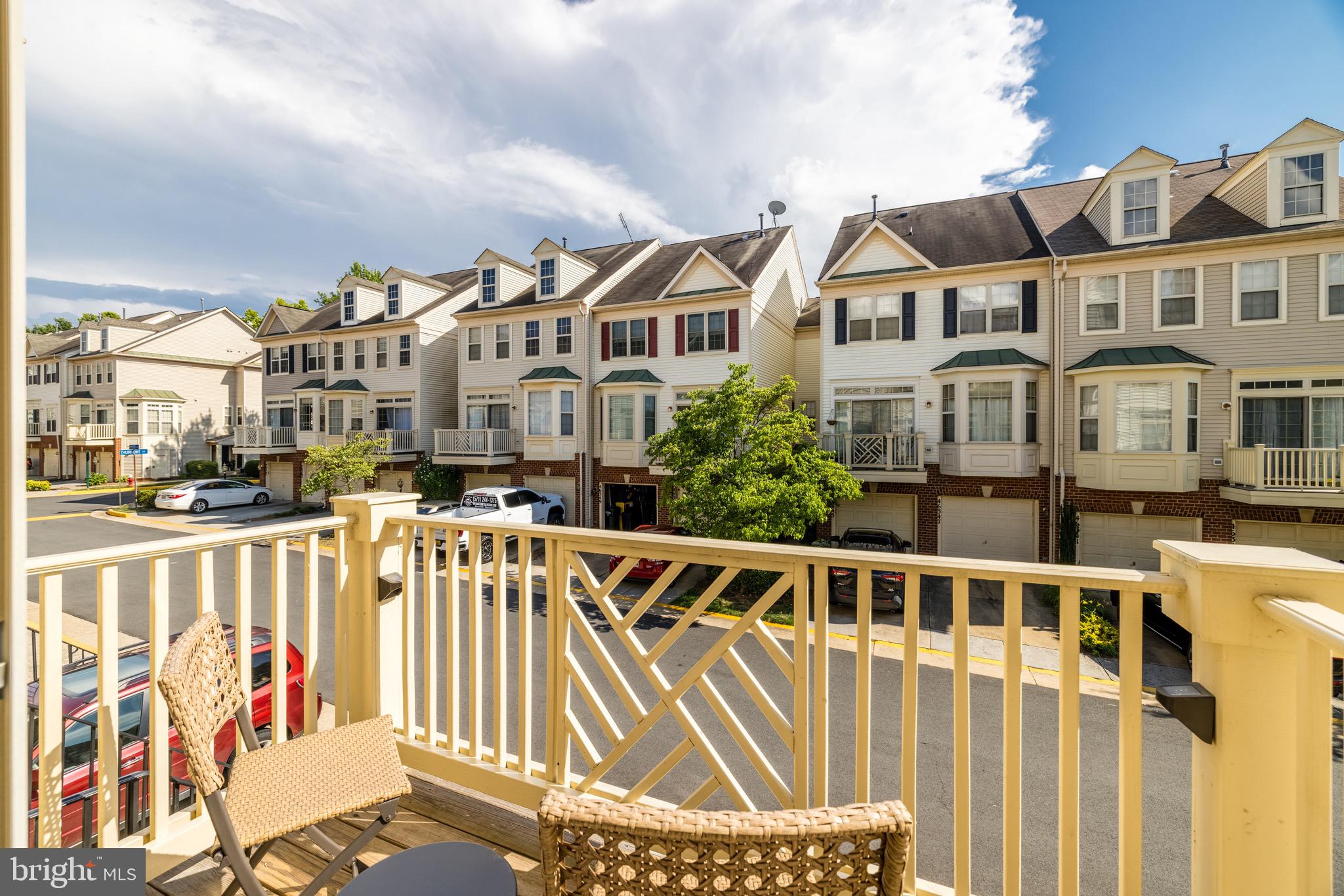 COURTLANDS AT CASCADES - Residential