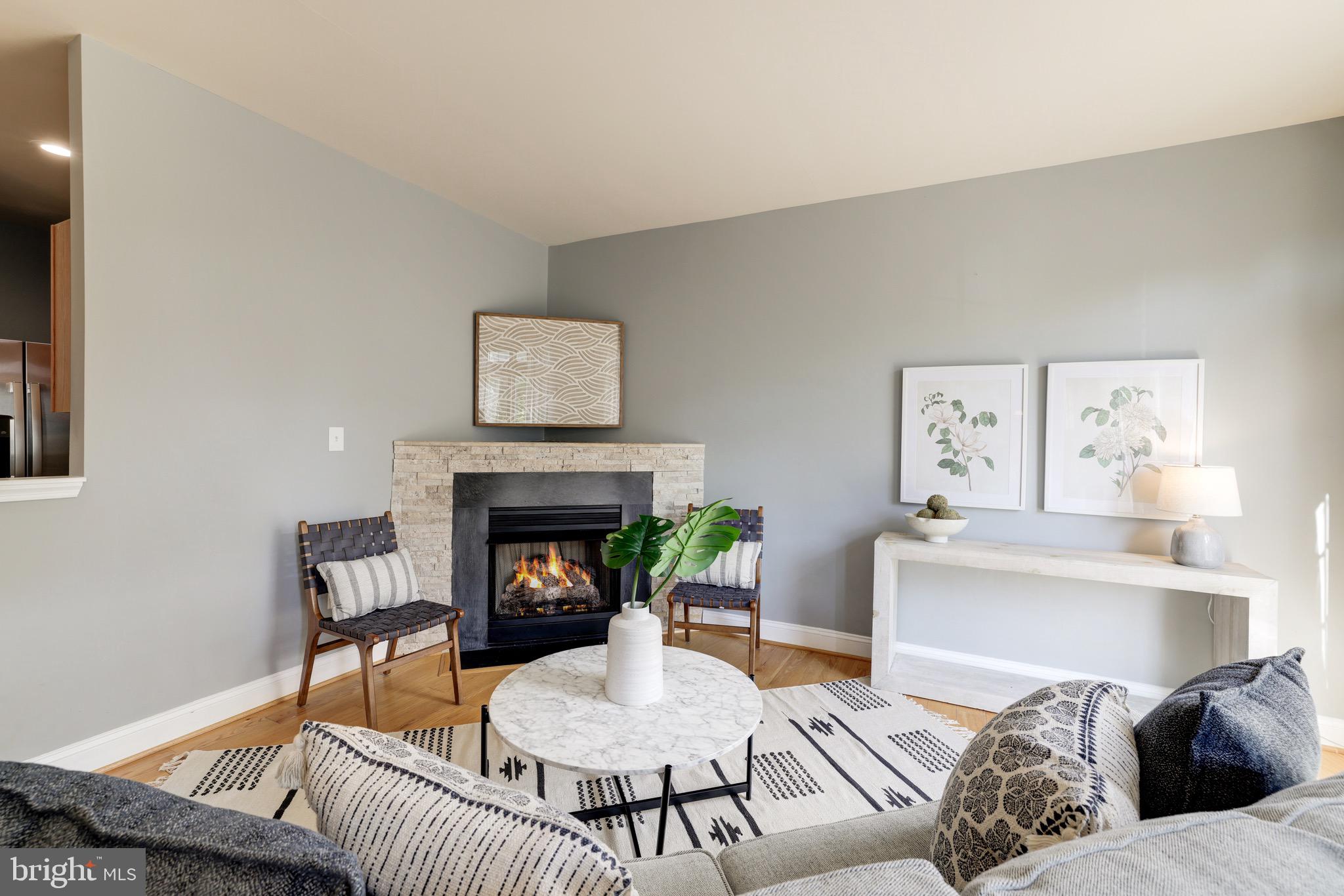 COURTLANDS AT CASCADES - Residential