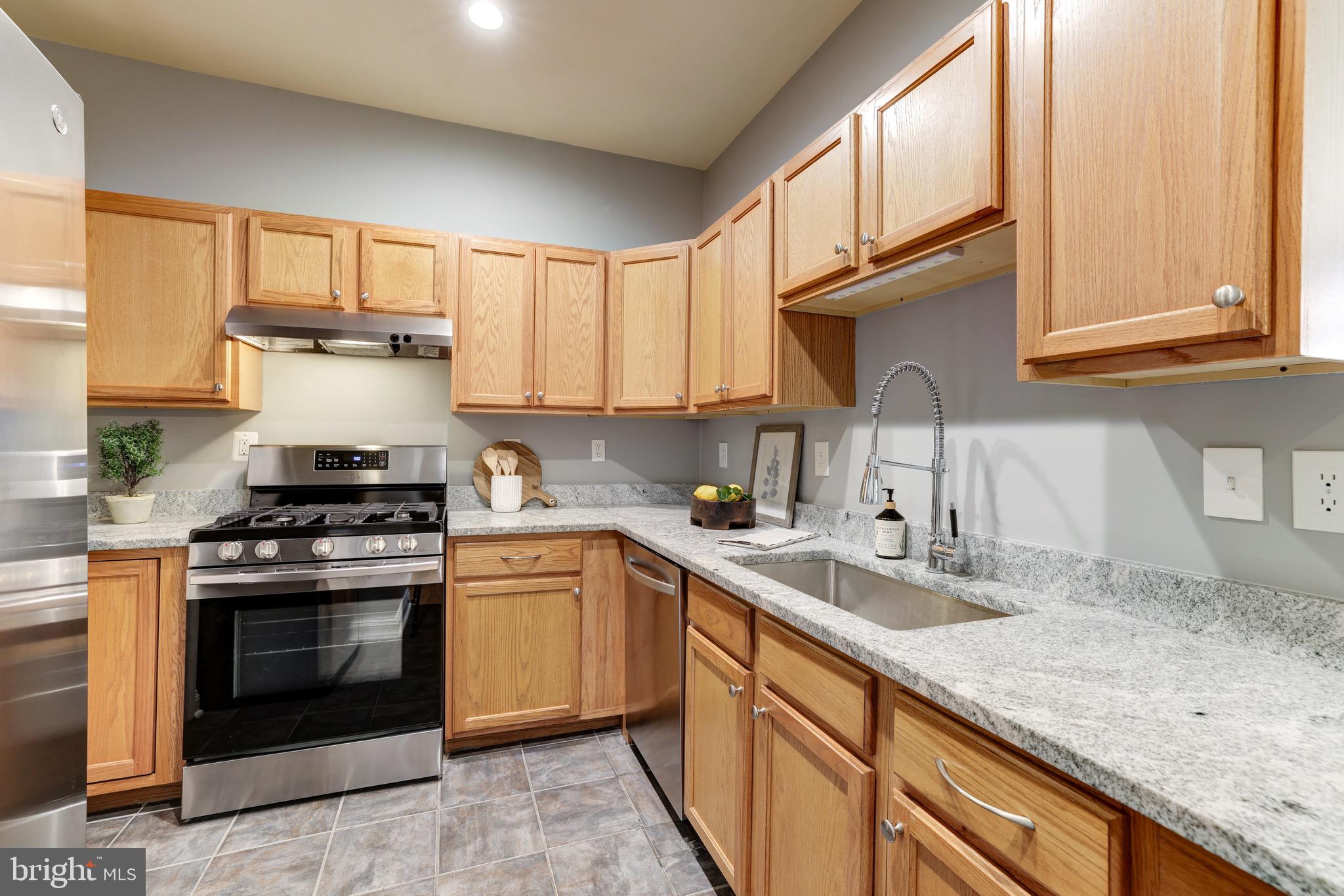 COURTLANDS AT CASCADES - Residential