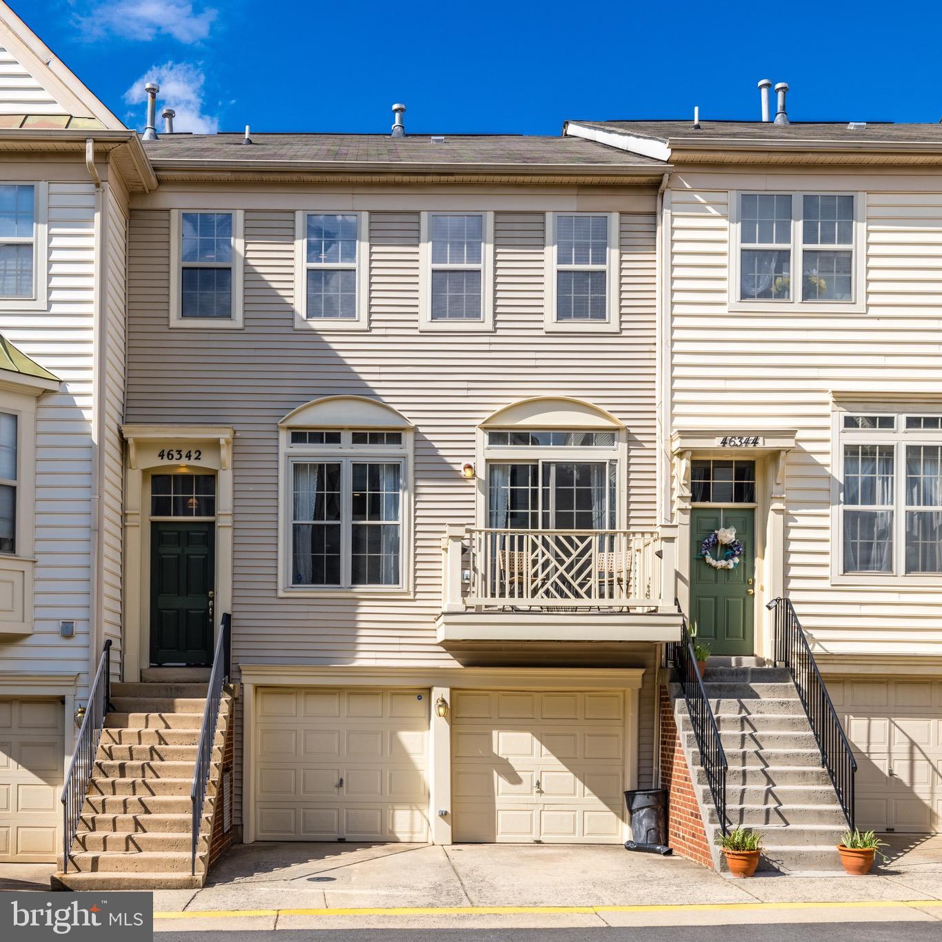 COURTLANDS AT CASCADES - Residential