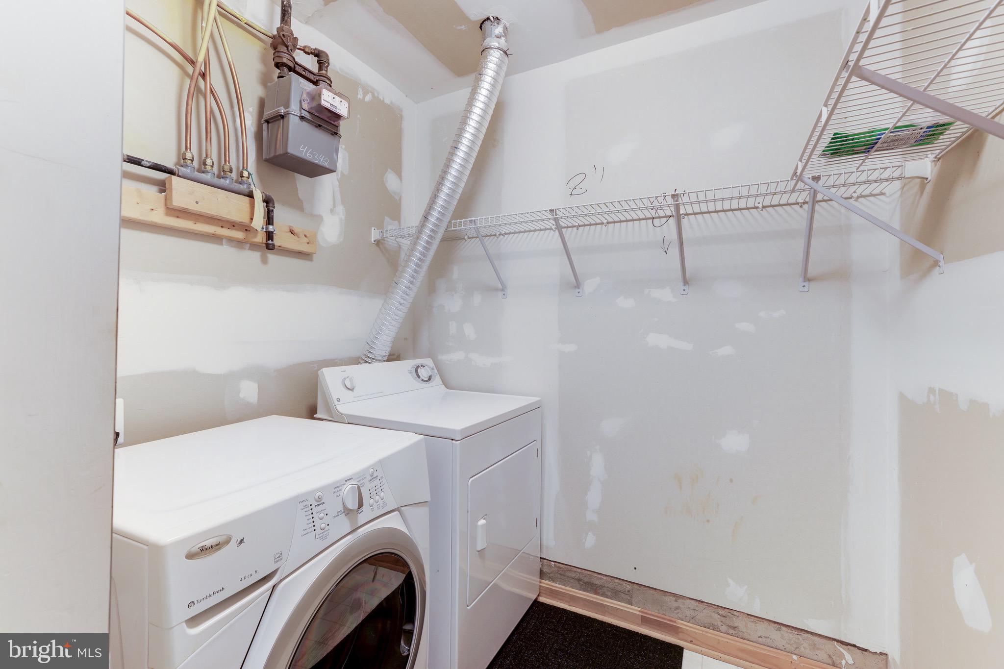 COURTLANDS AT CASCADES - Residential