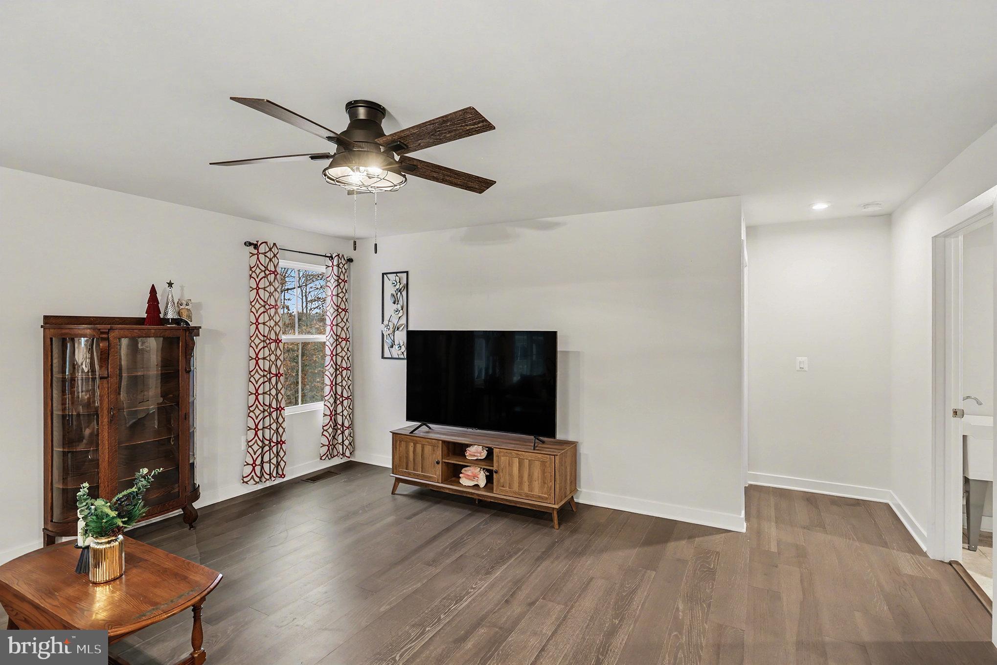 3611 TWIN LAKE BOULEVARD