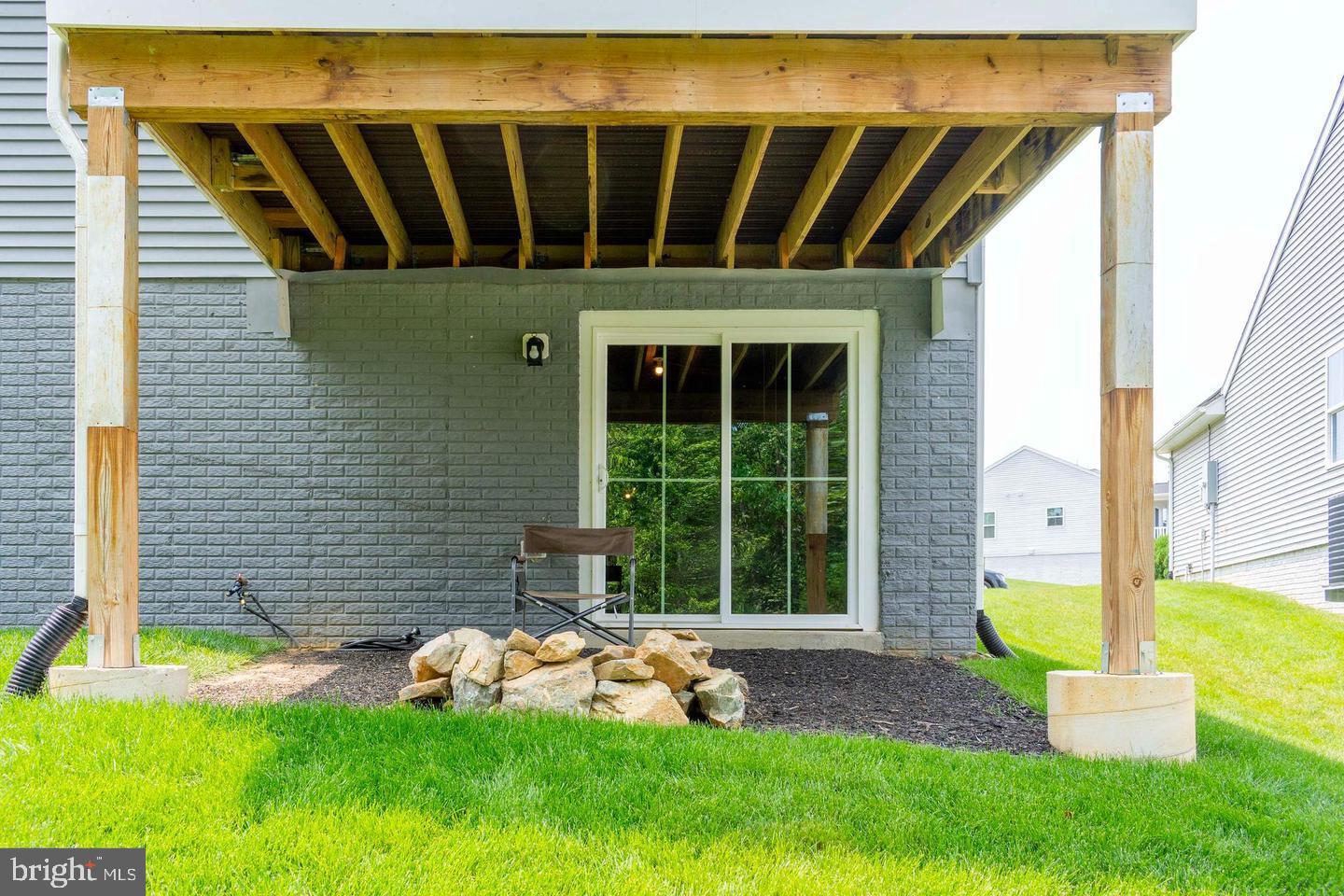 TWIN LAKE VILLAS - Residential