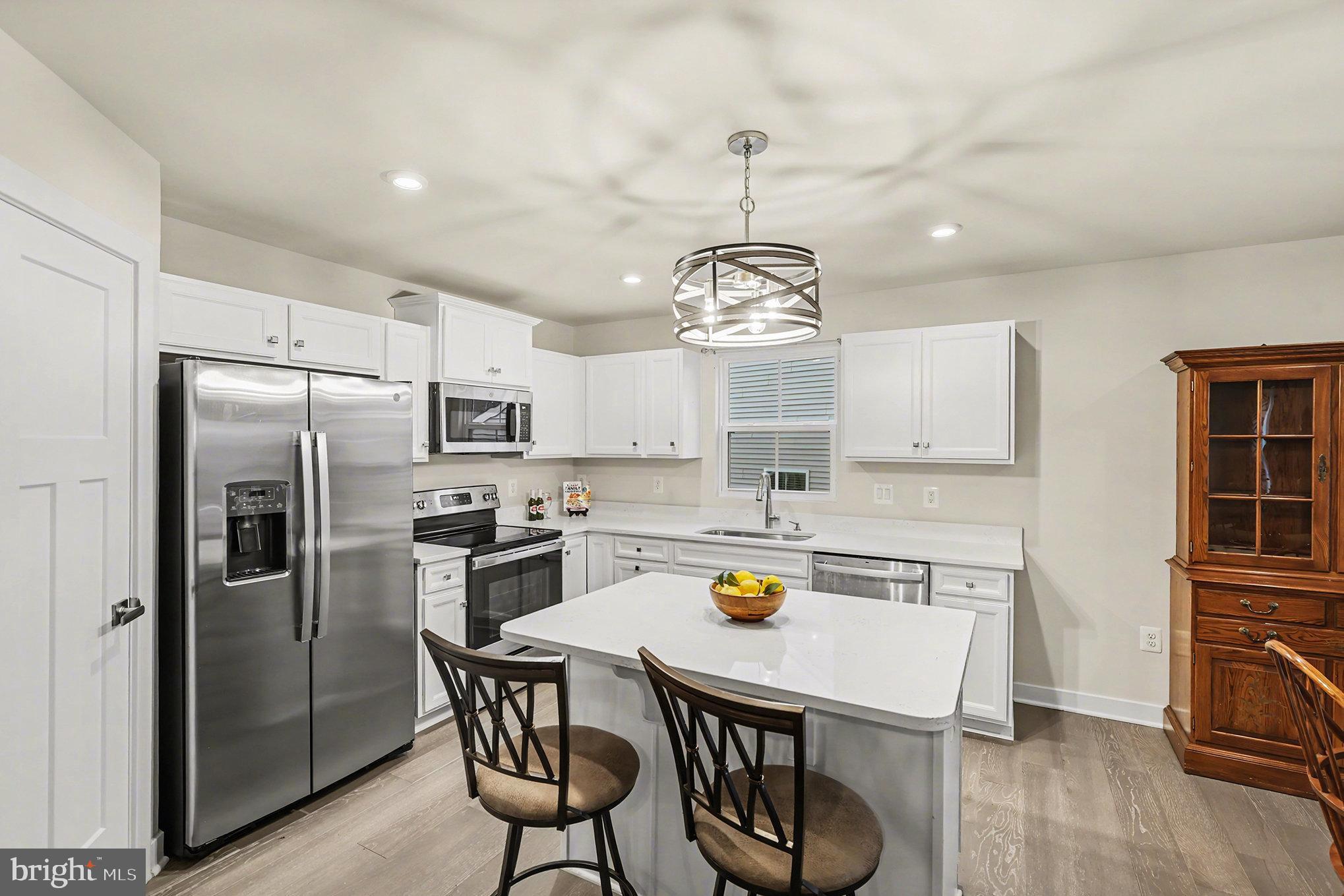 TWIN LAKE VILLAS - Residential