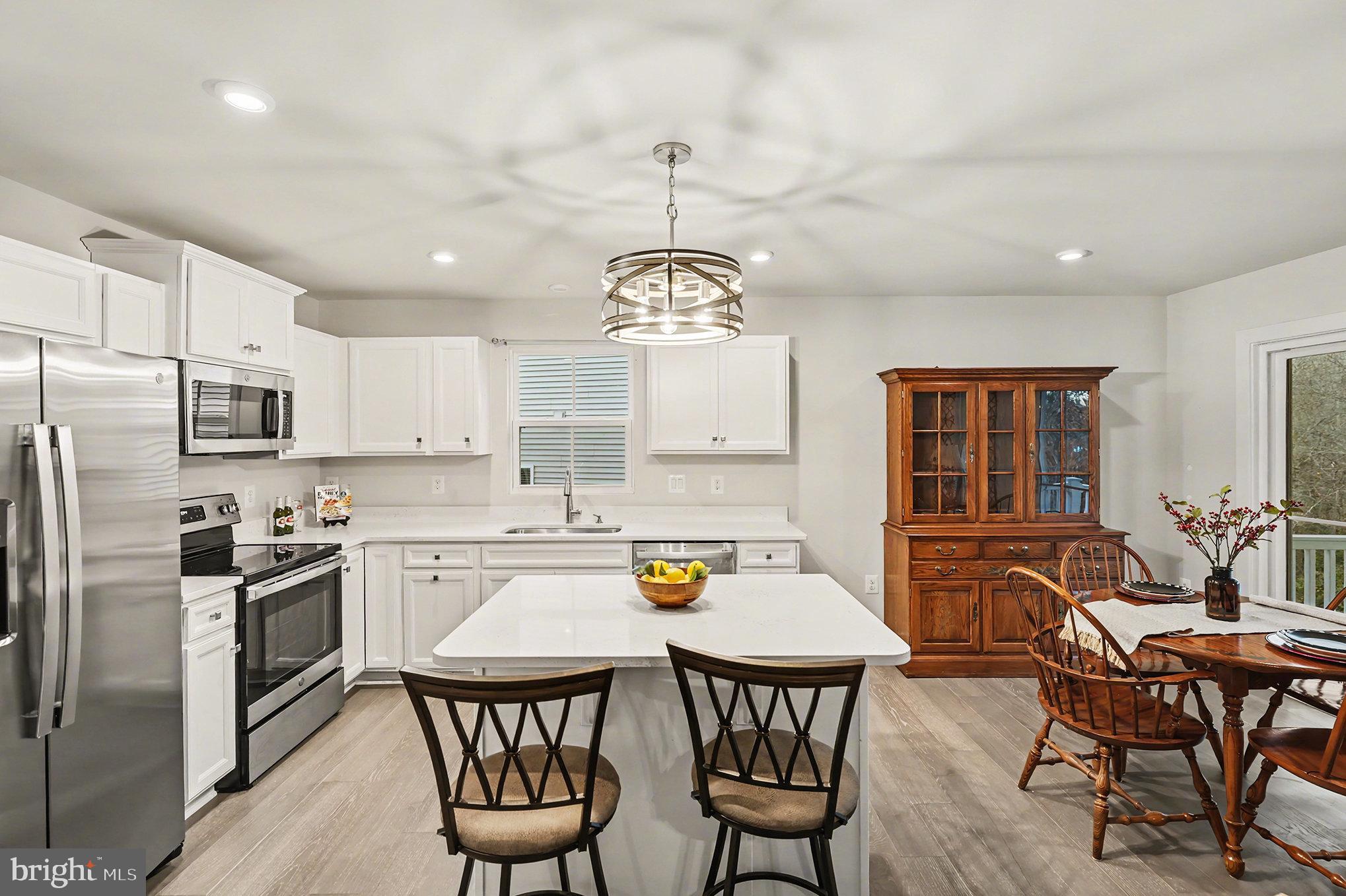 TWIN LAKE VILLAS - Residential