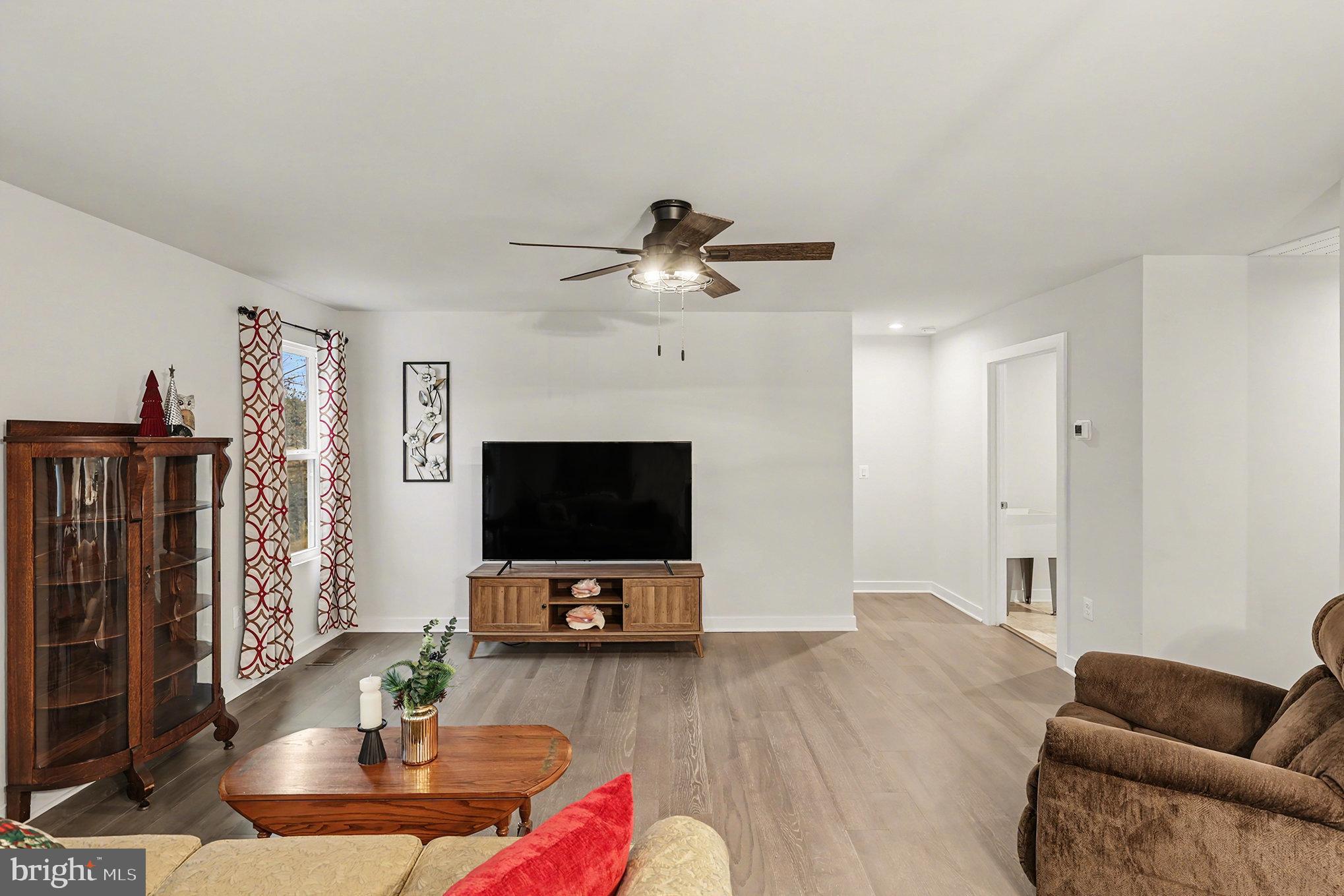 3611 TWIN LAKE BOULEVARD