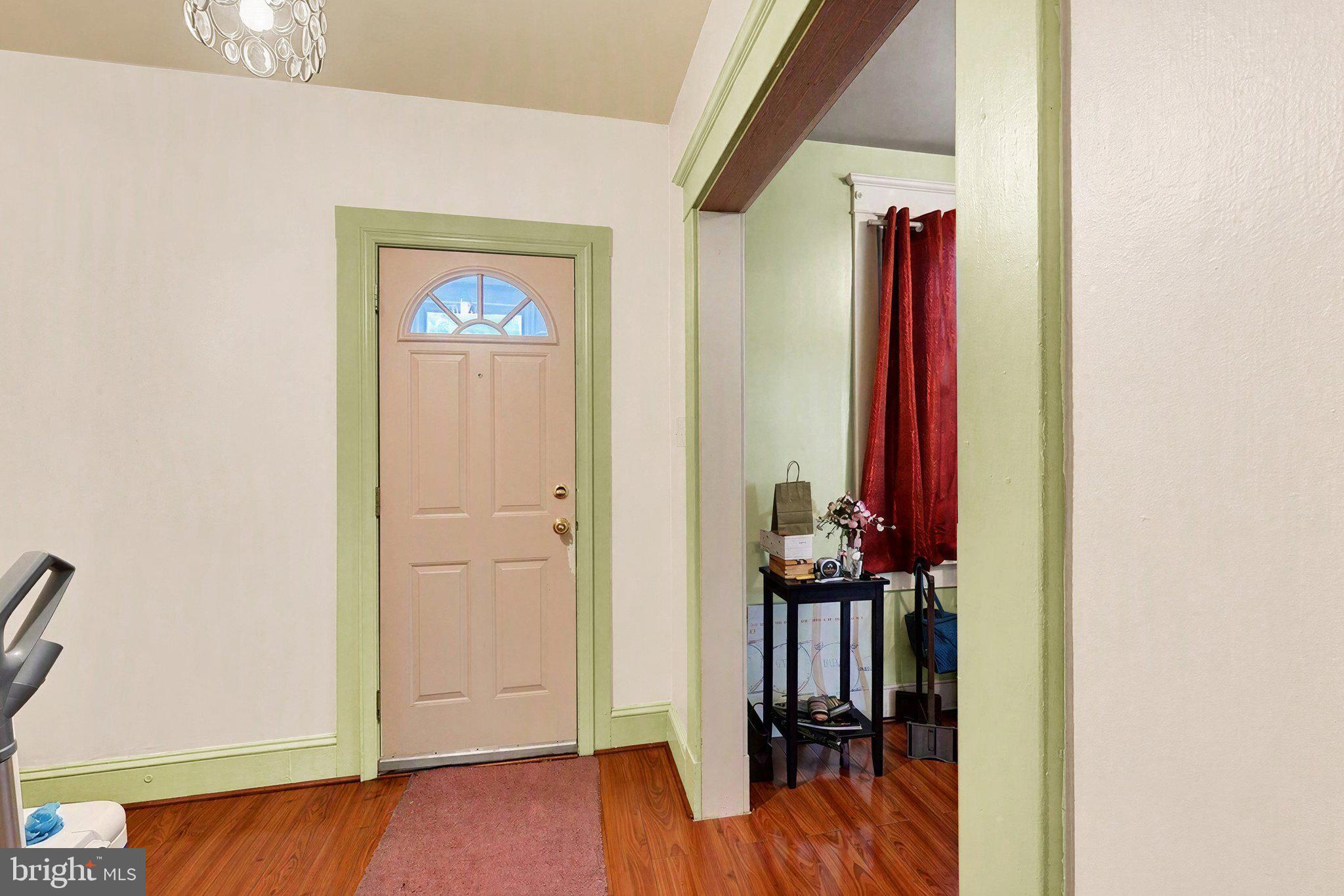 109 W HILLTOP ROAD