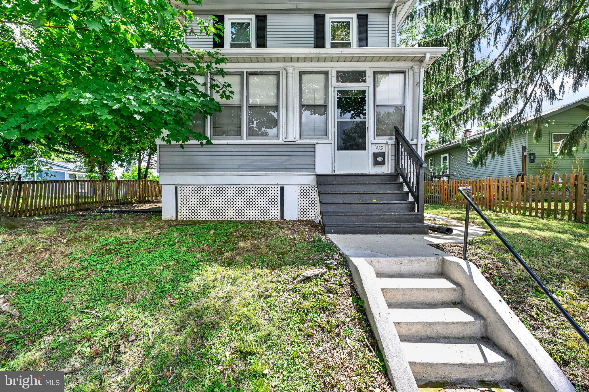 109 W HILLTOP ROAD