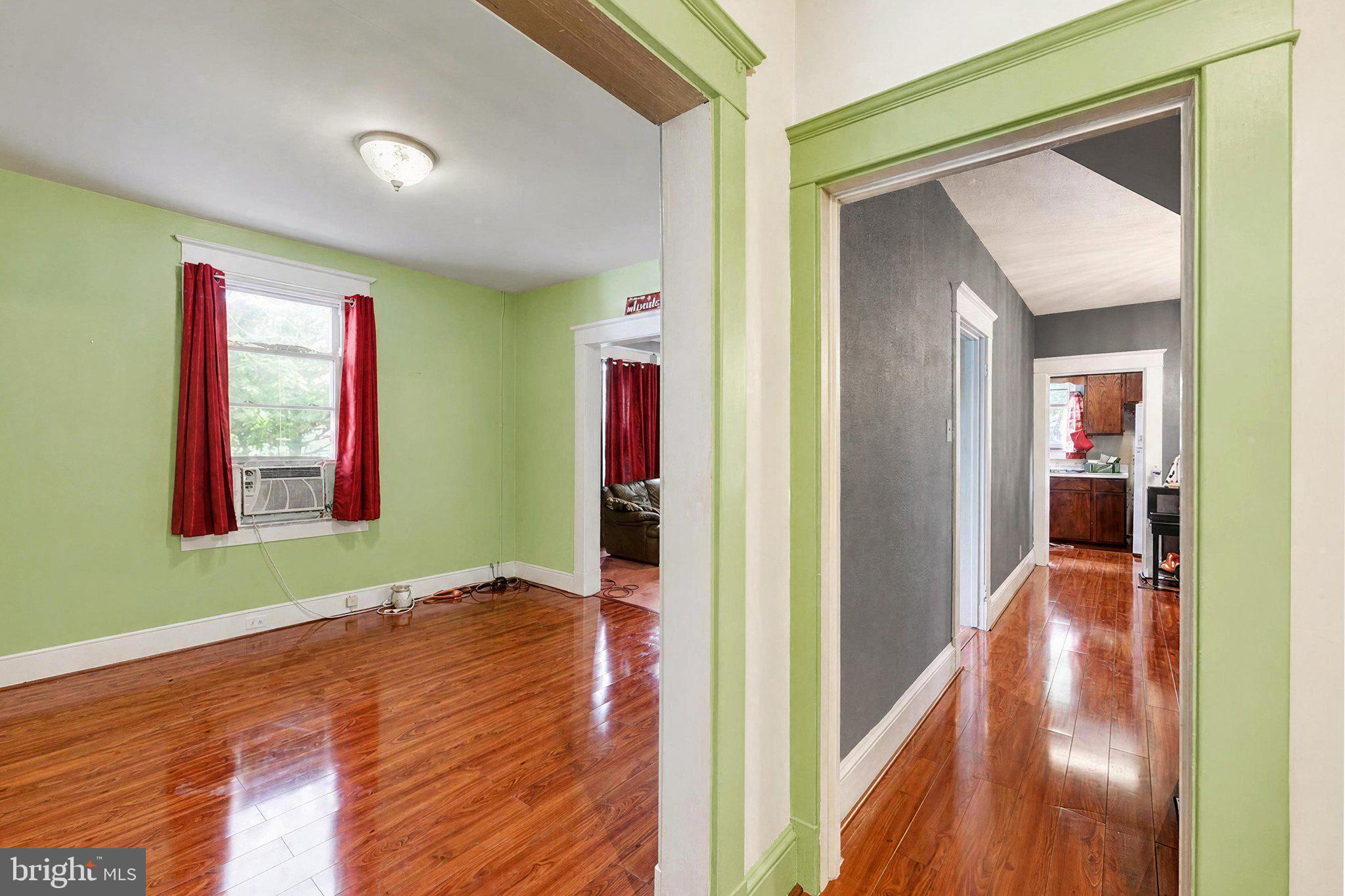 109 W HILLTOP ROAD