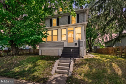 109 W Hilltop Road, Baltimore, MD 21225 - #: MDAA2152846