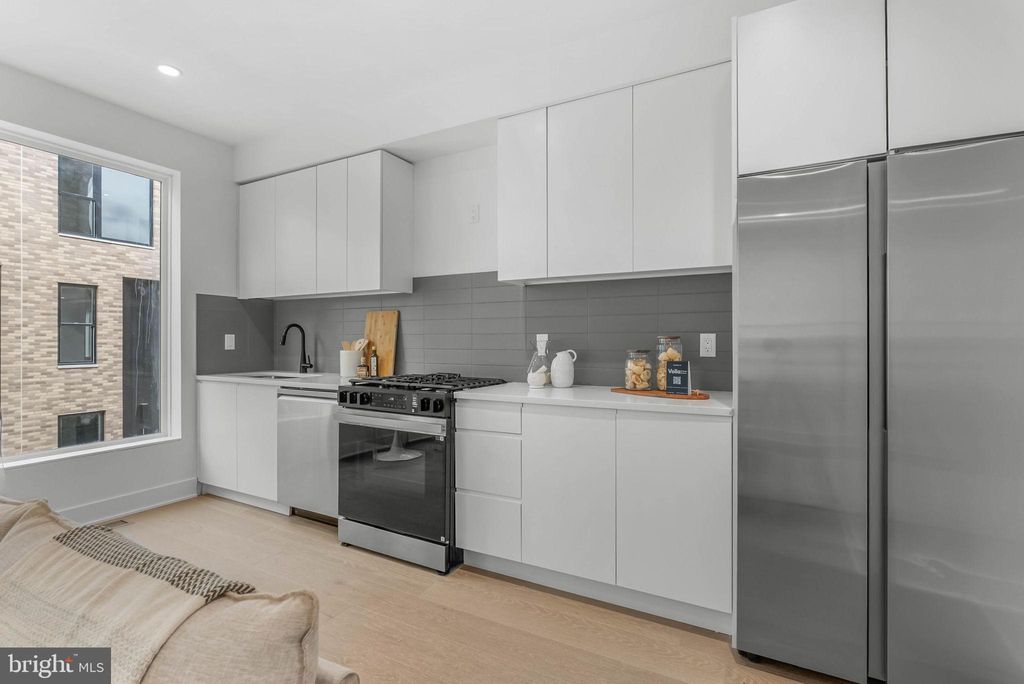 Photo of 635 N 7th Street #H2A, PHILADELPHIA, PA 19123 (MLS # PAPH2546774)