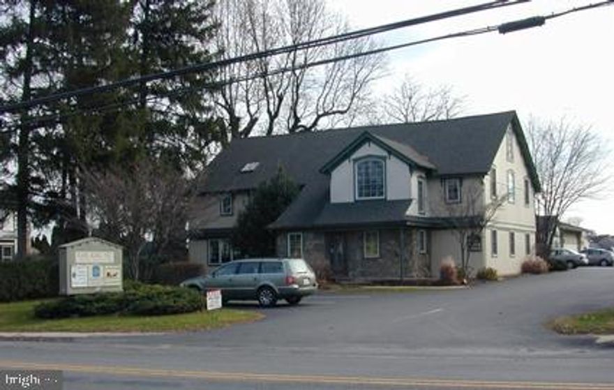 Beautiful first floor office space.  Built and occupied by builder/contractor.  Available February 1, 2012.