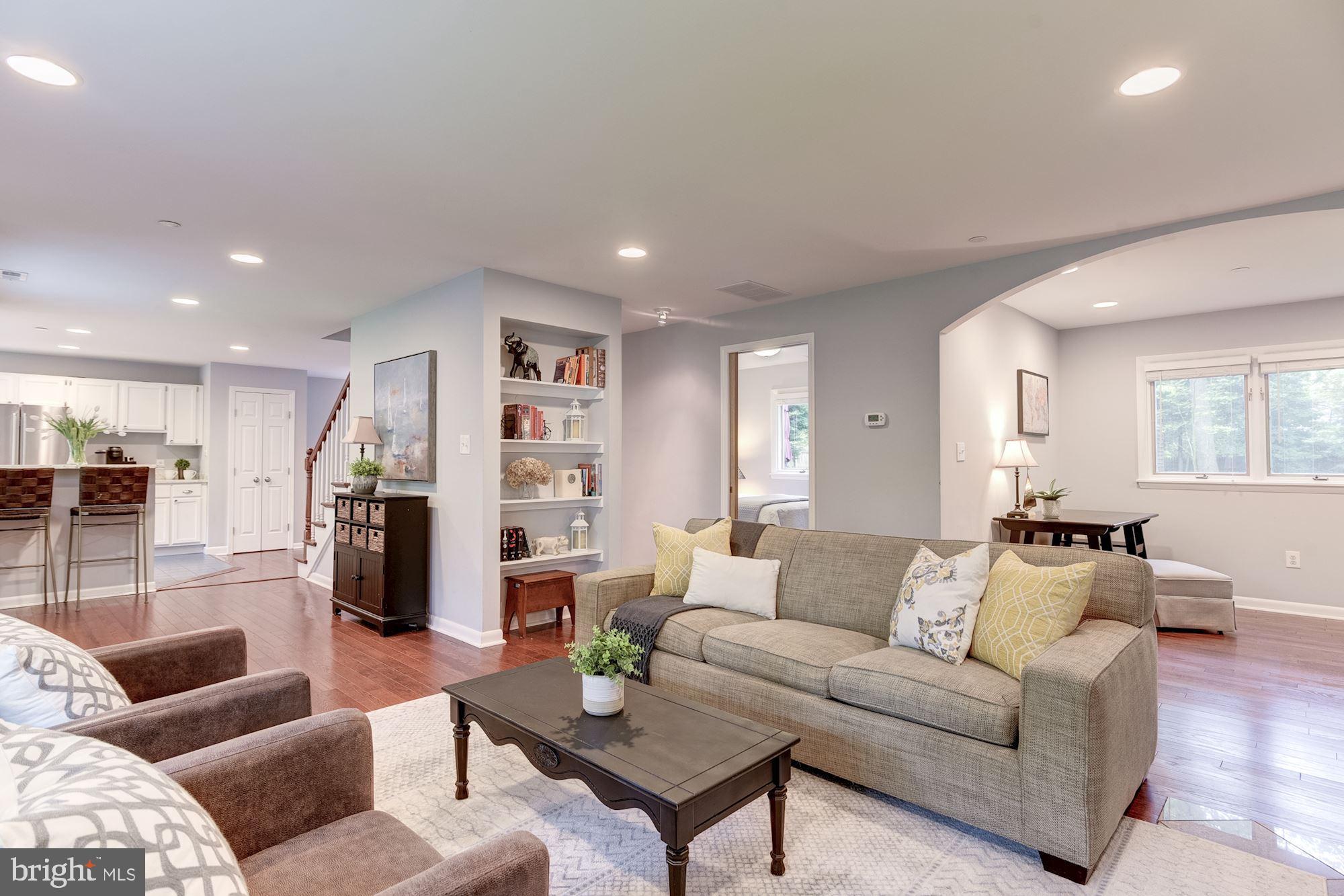 ANNAPOLIS ROADS - Residential