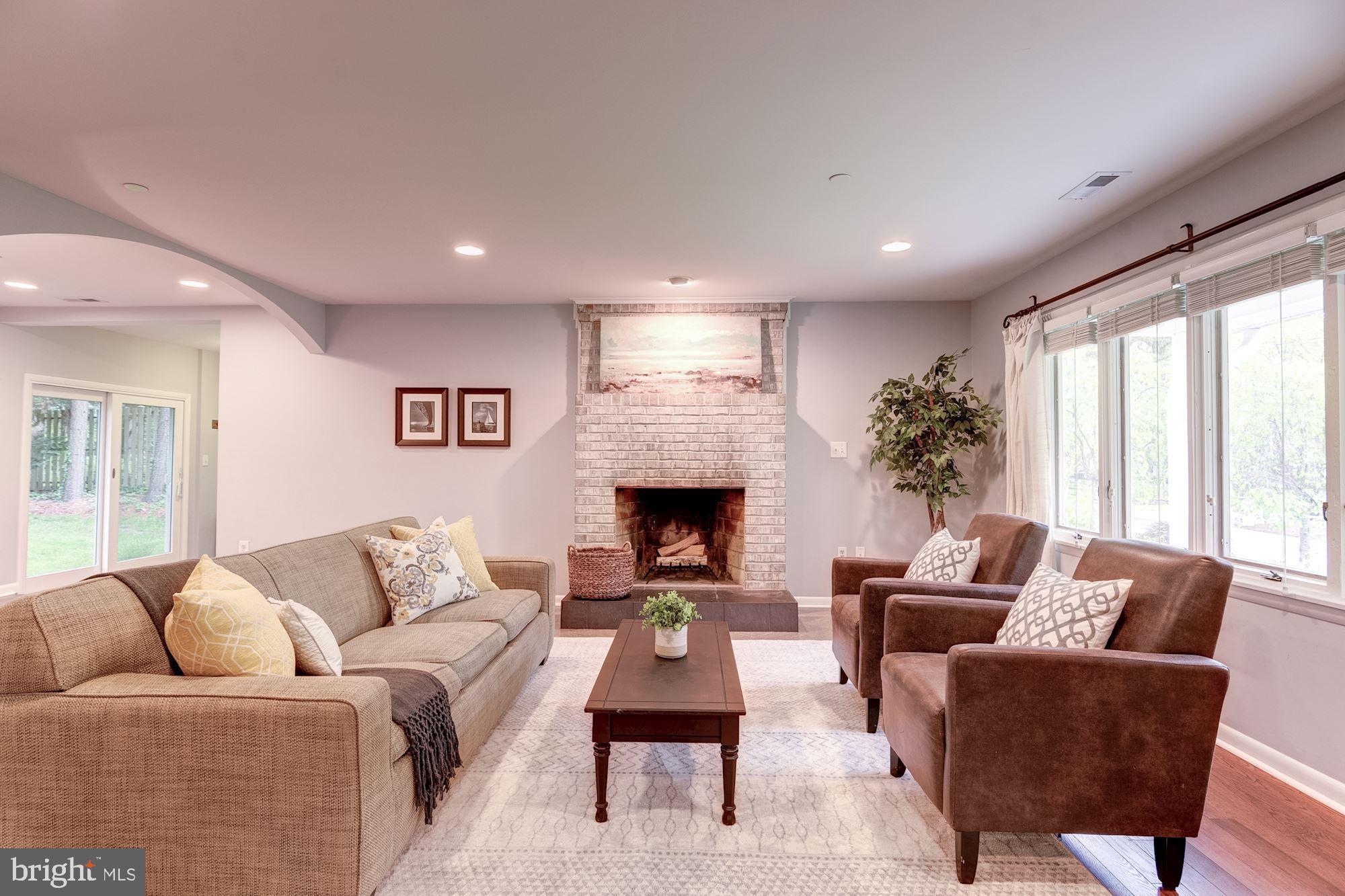 ANNAPOLIS ROADS - Residential