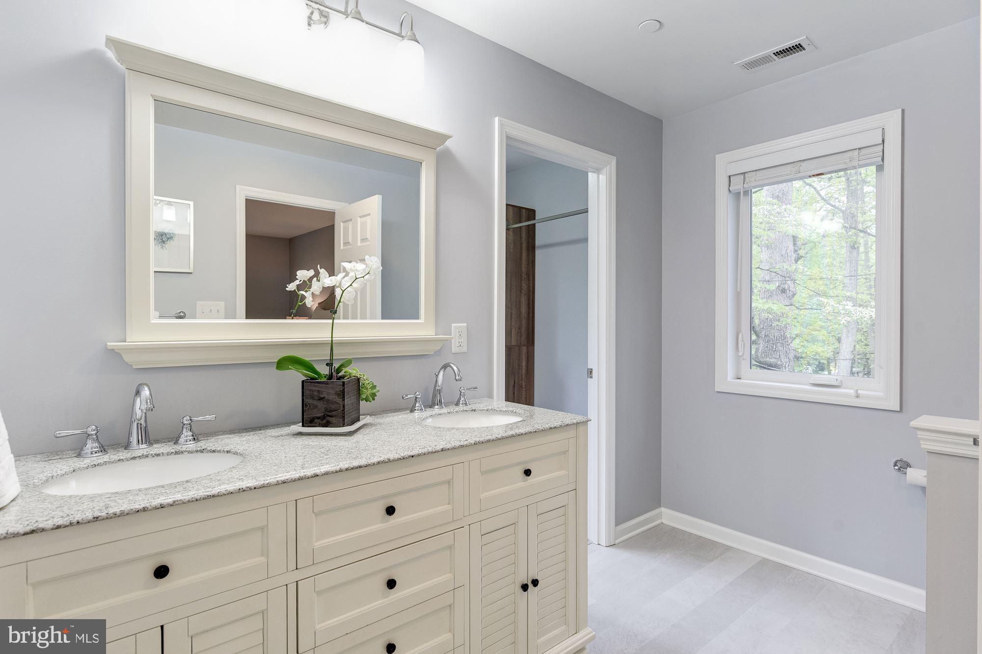 ANNAPOLIS ROADS - Residential