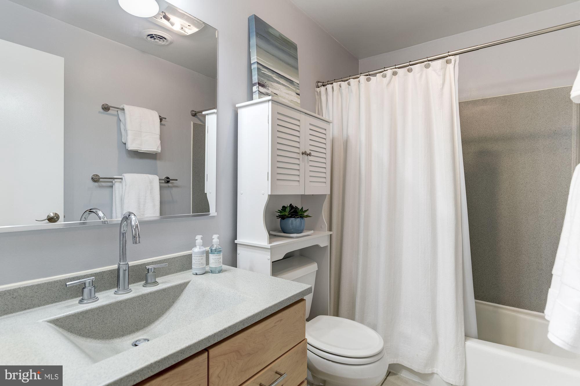 ANNAPOLIS ROADS - Residential