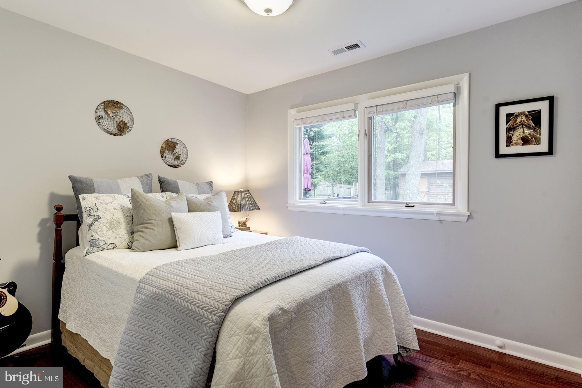 ANNAPOLIS ROADS - Residential