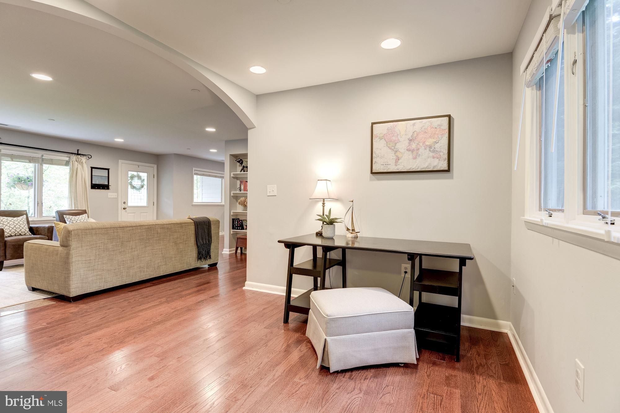 ANNAPOLIS ROADS - Residential