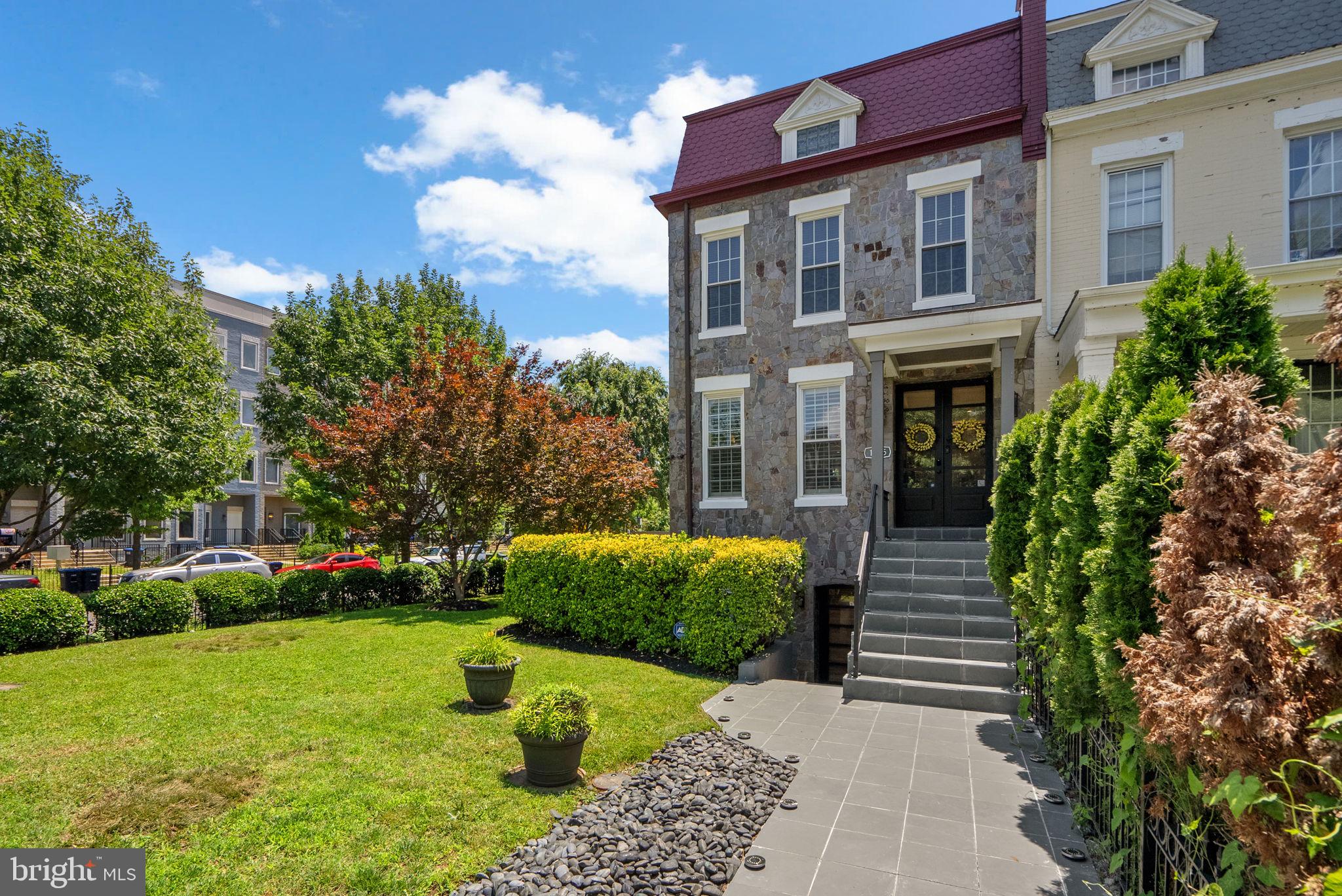 1125 K STREET NE