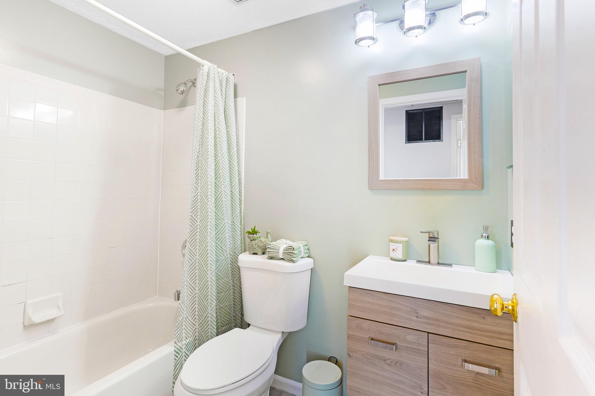 WEST SHORE - Residential