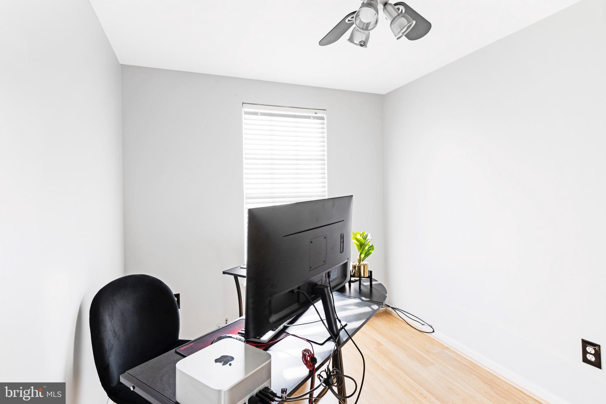 WEST SHORE - Residential