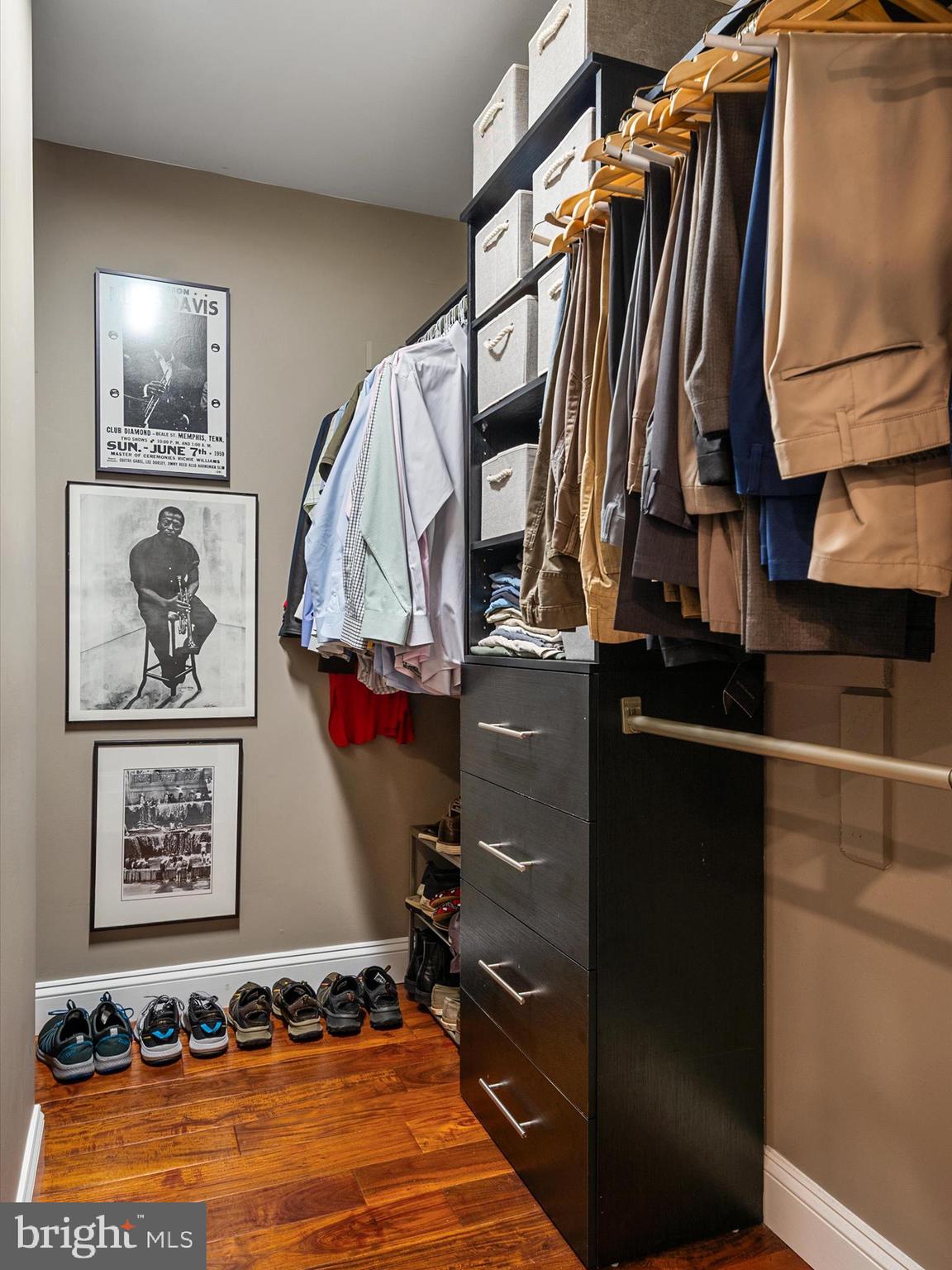 WINDMILLS OF ANNAPOLIS - Residential