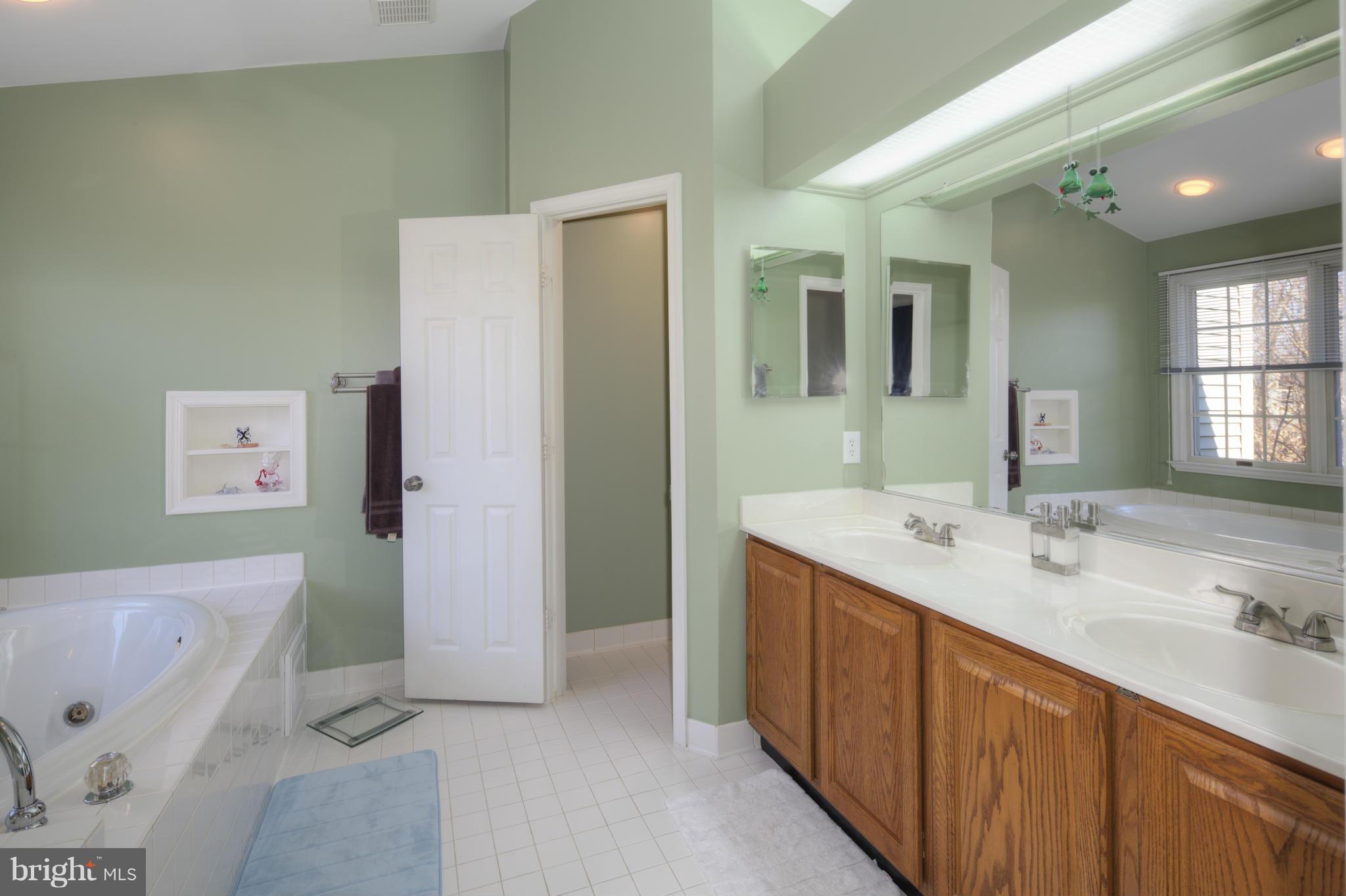 TOWNHOMES OF TIMBERLAND - Residential