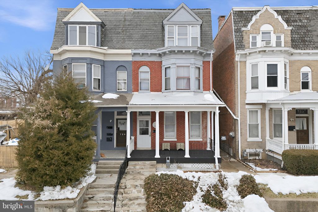 Photo of 727 W King Street, YORK, PA 17401 (MLS # PAYK2097570)
