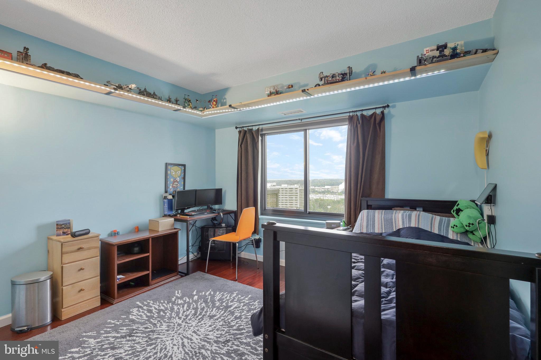 WATERGATE AT LANDMARK - Residential