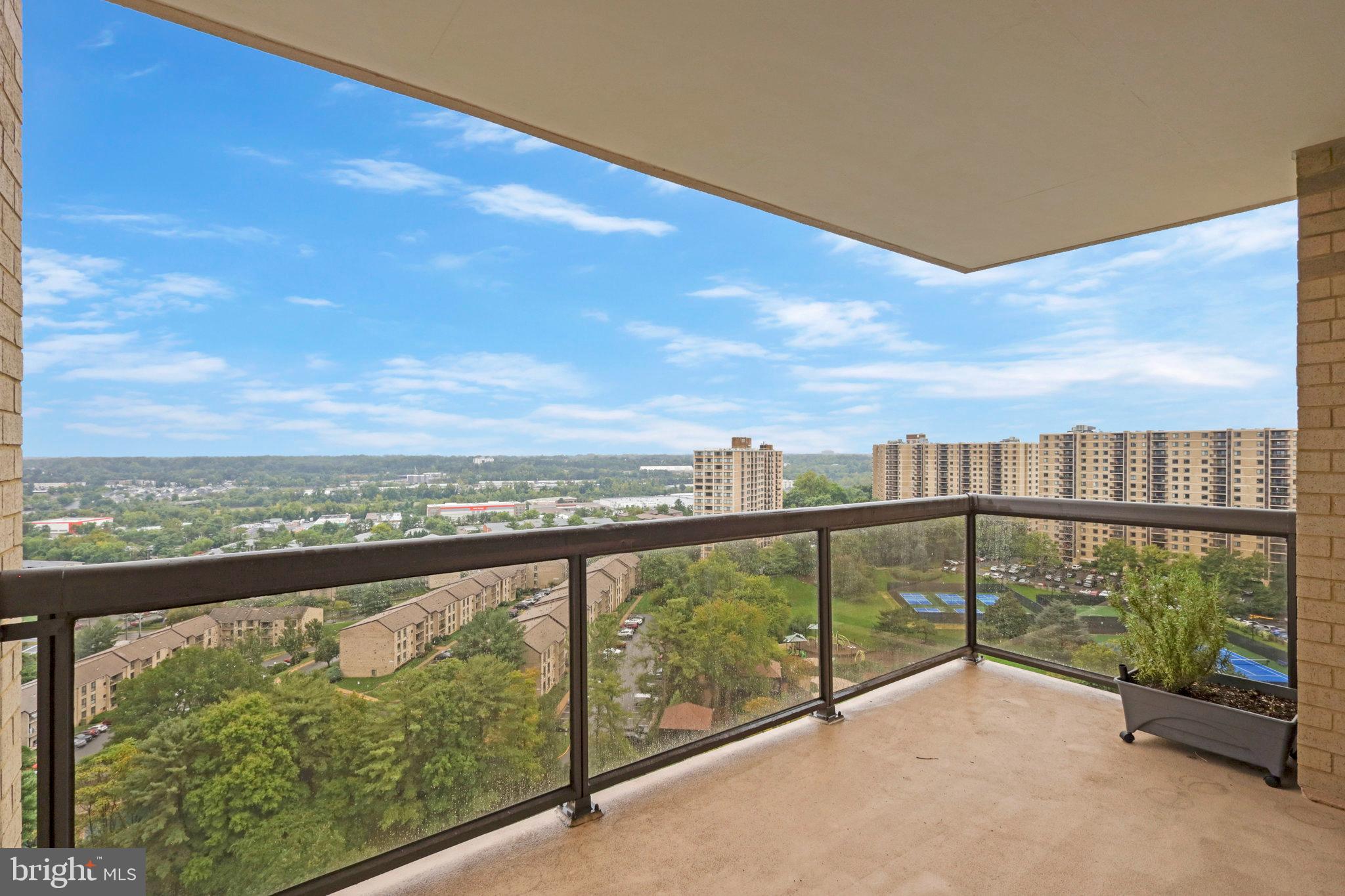 WATERGATE AT LANDMARK - Residential