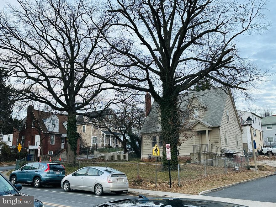 FOR SALE! C-2 Zoning on Shirlington Rd in the Green Valley area of Arlington County.   Is a Dwelling unit that has been traditionally used as a Residential Investment.  

Close to the sought- after area of Shirlington, Glebe Rd, and I-395.  

2325 Shirlington Rd is available as well.

Includes 3 parcels
31-025-011
31-025-059
31-025-060