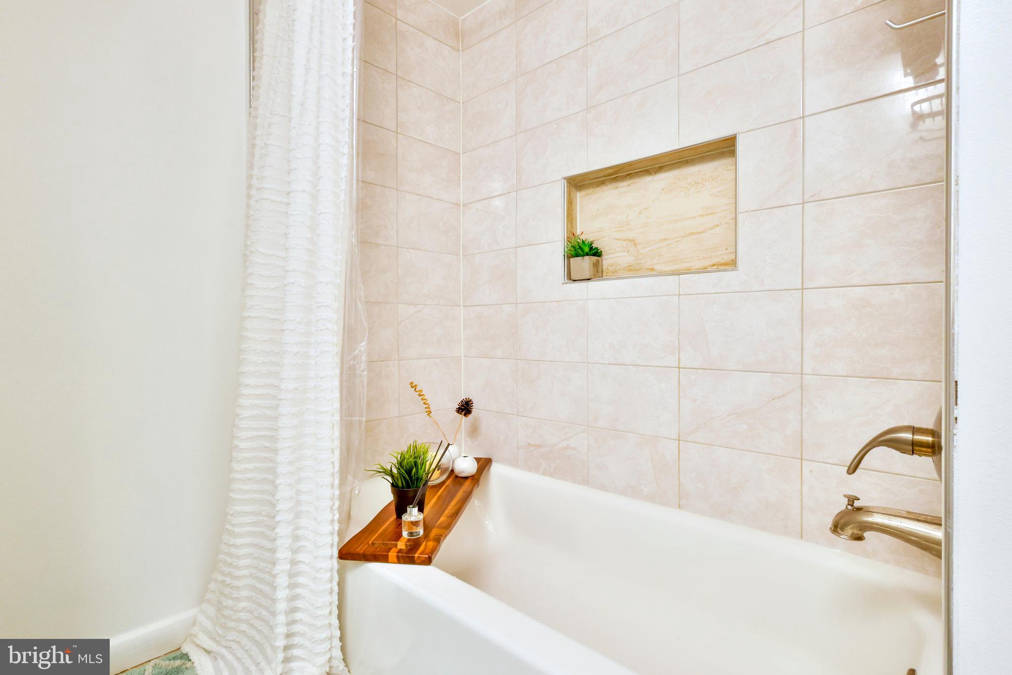 SPRINGBROOK KNOLLS - Residential