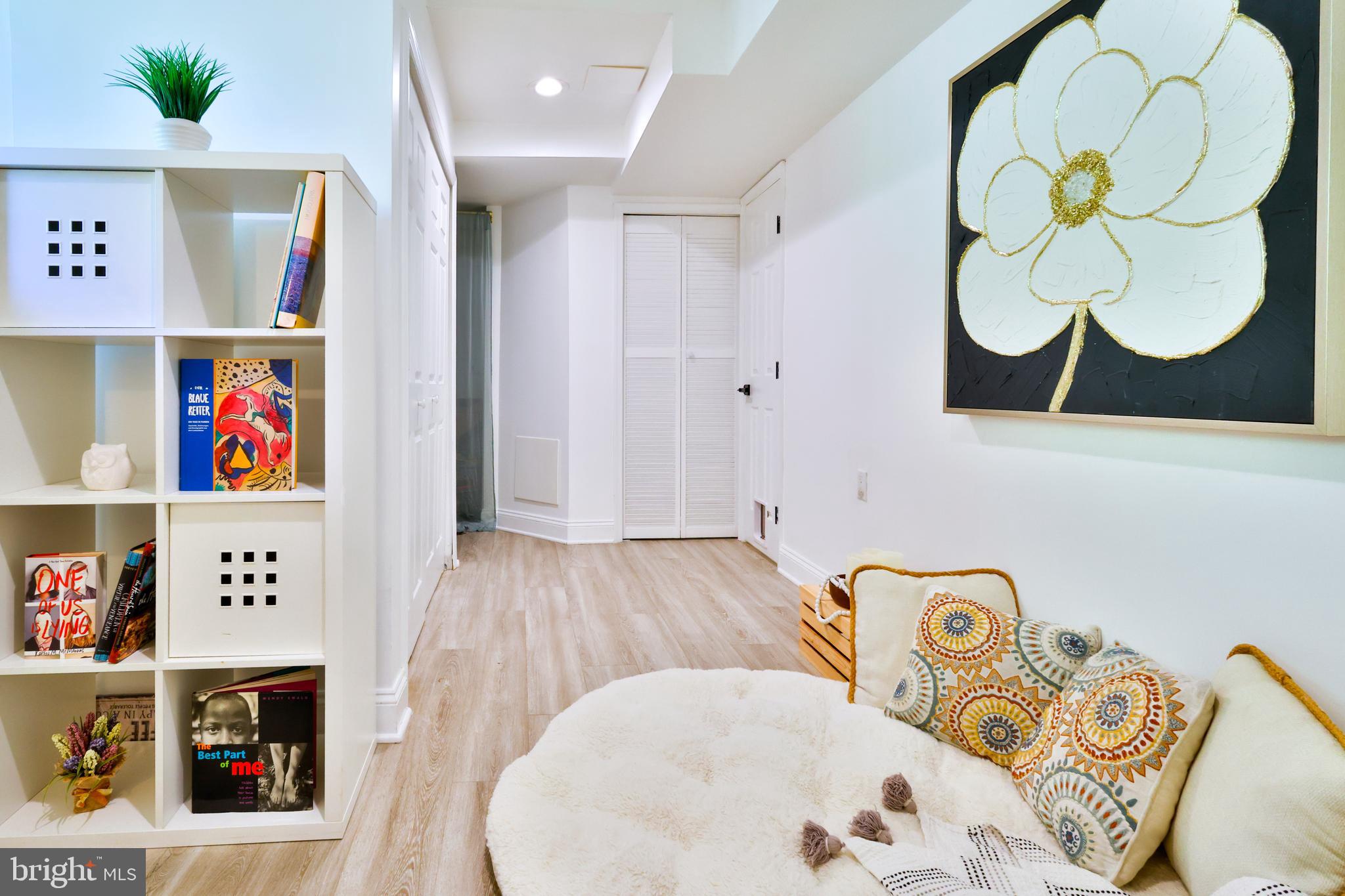 SPRINGBROOK KNOLLS - Residential