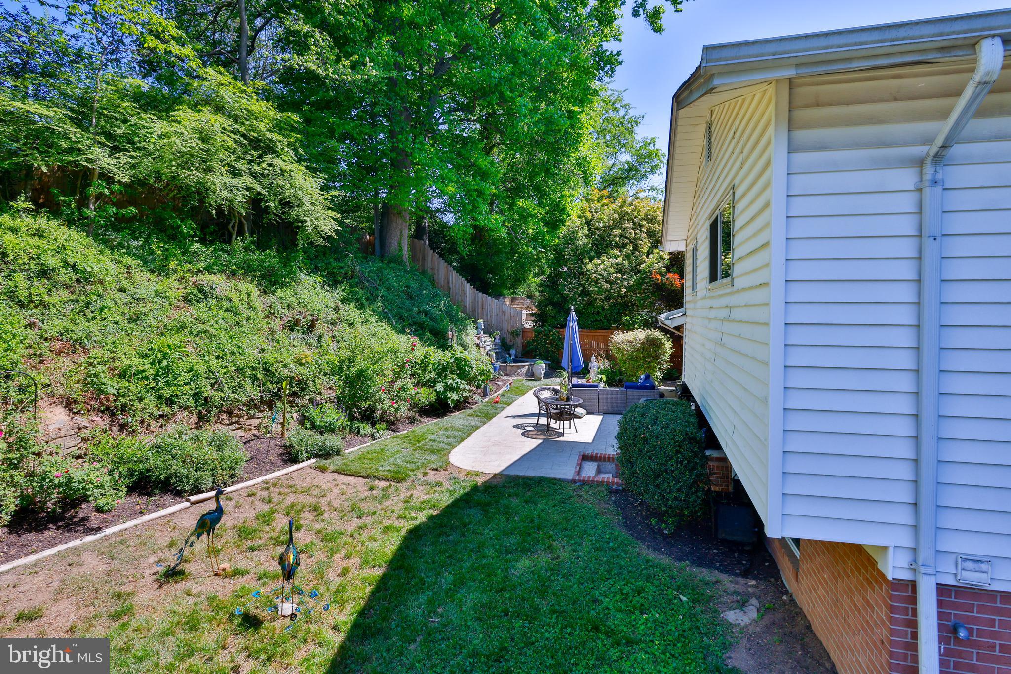 SPRINGBROOK KNOLLS - Residential