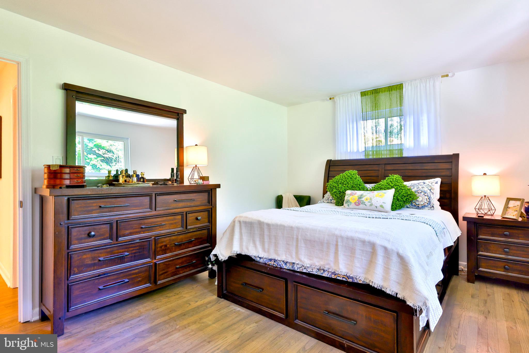 SPRINGBROOK KNOLLS - Residential