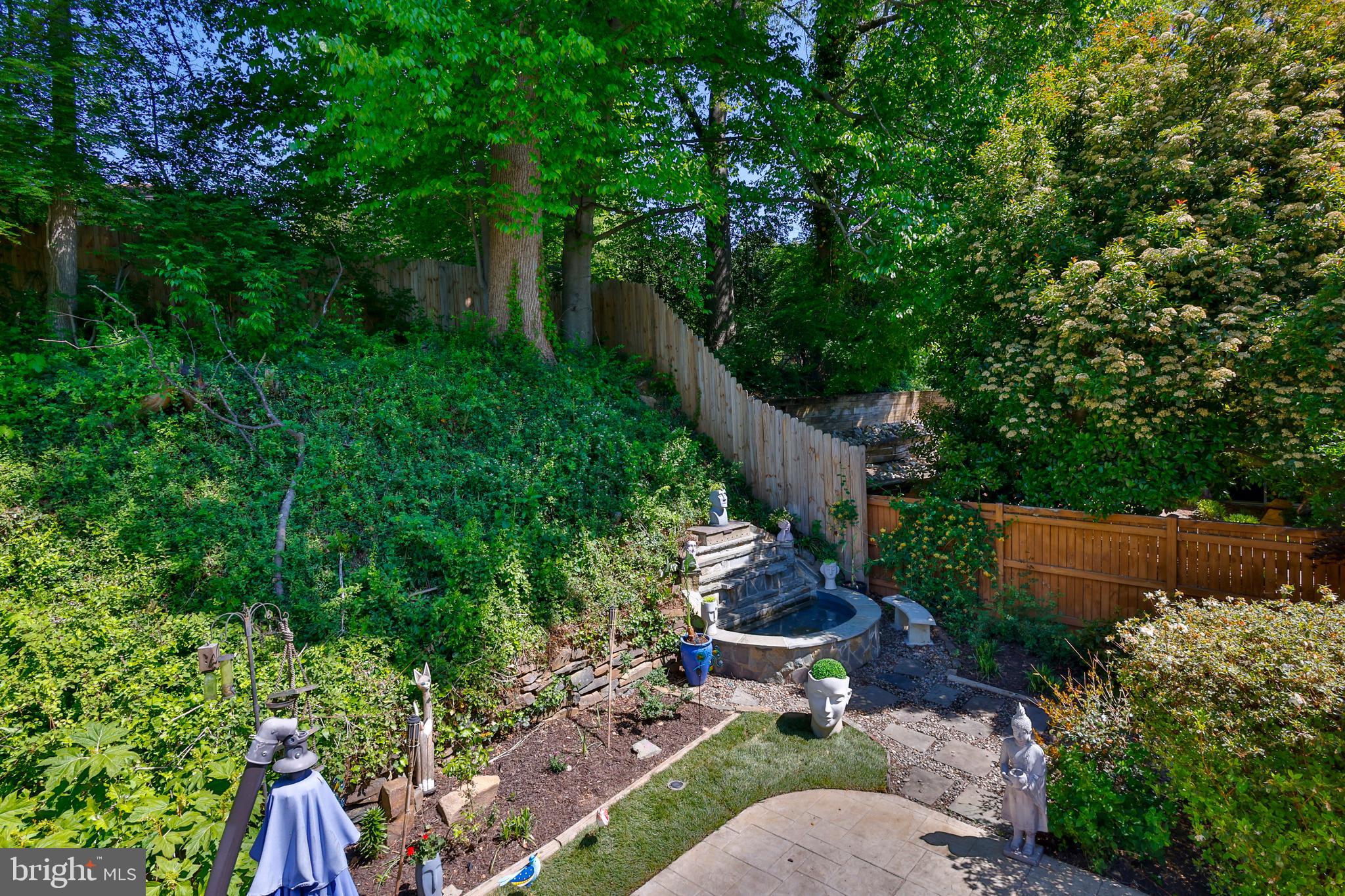 SPRINGBROOK KNOLLS - Residential