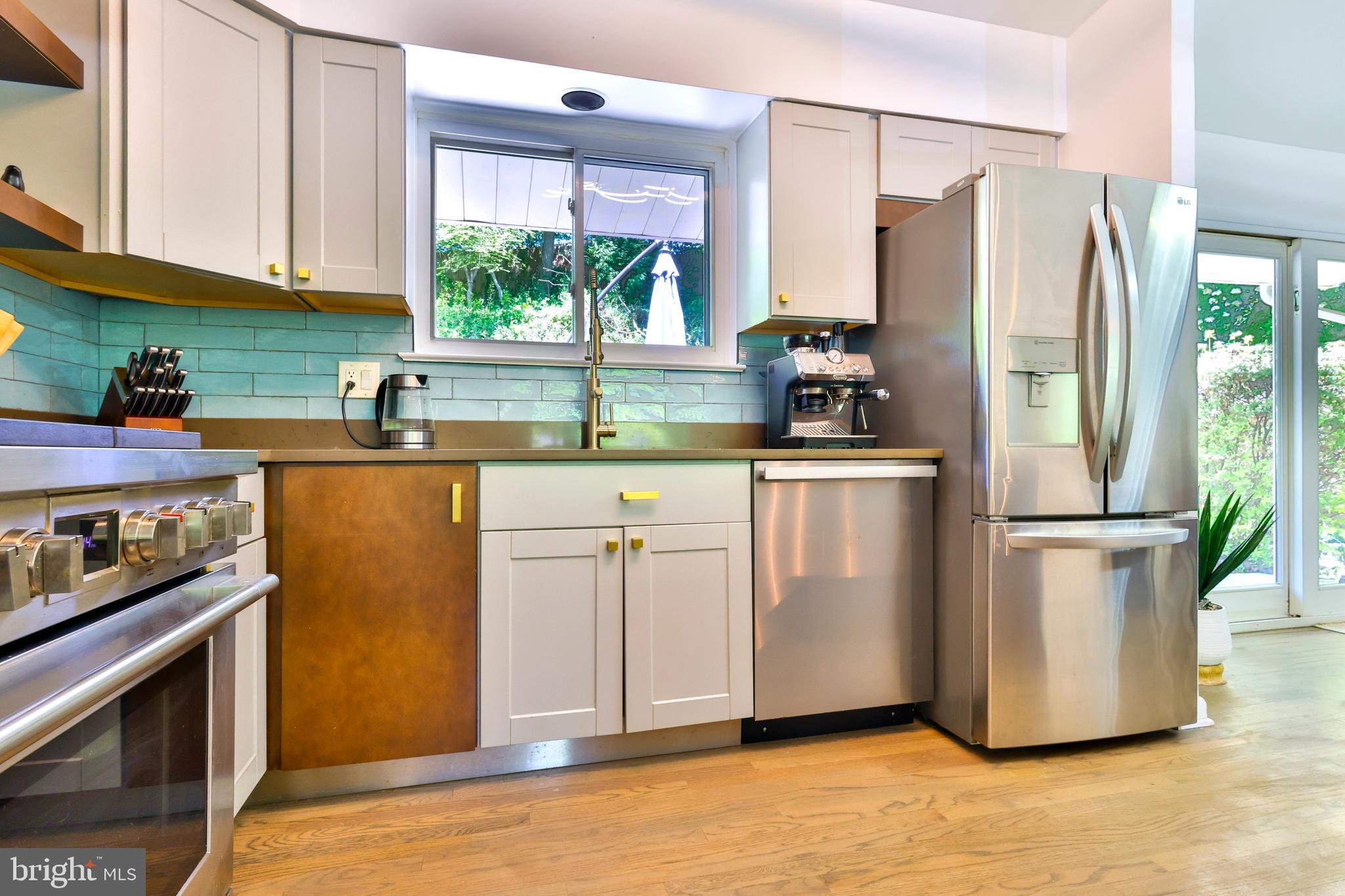 SPRINGBROOK KNOLLS - Residential