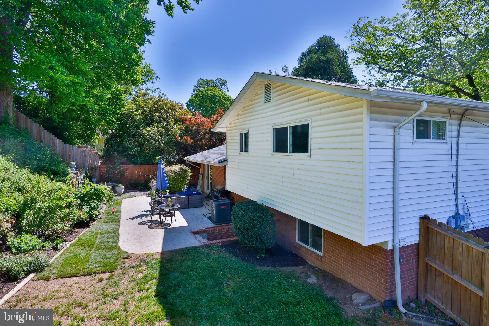 SPRINGBROOK KNOLLS - Residential