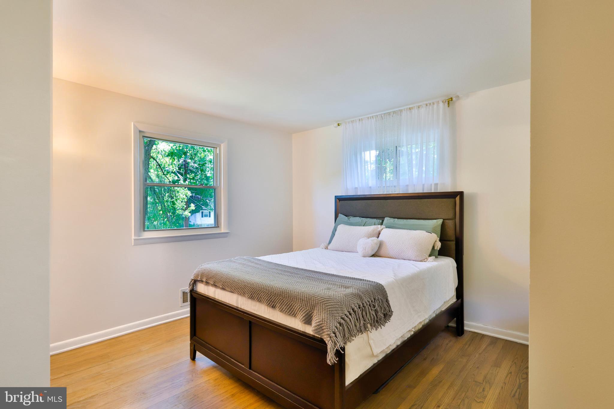 SPRINGBROOK KNOLLS - Residential