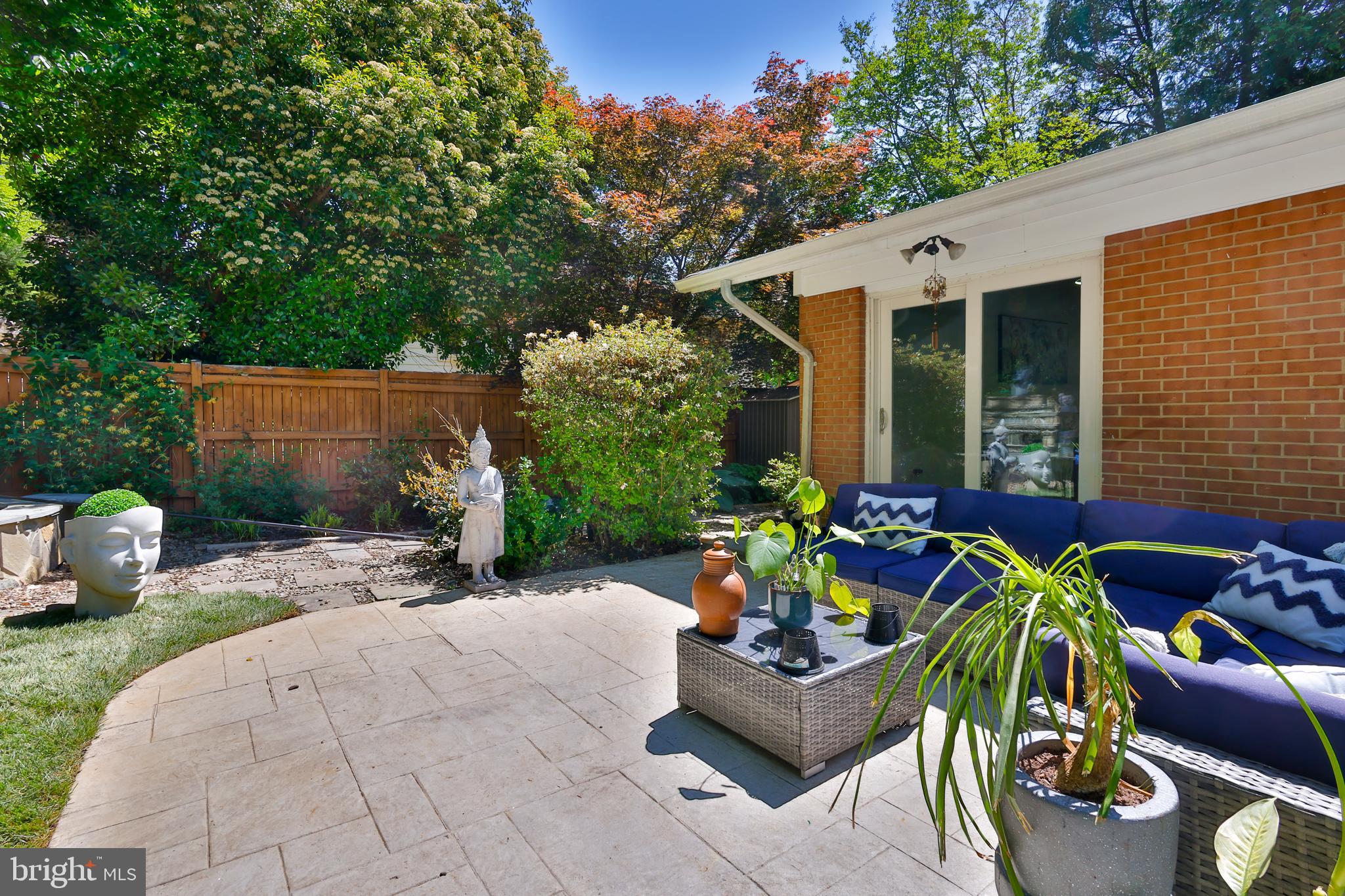 SPRINGBROOK KNOLLS - Residential
