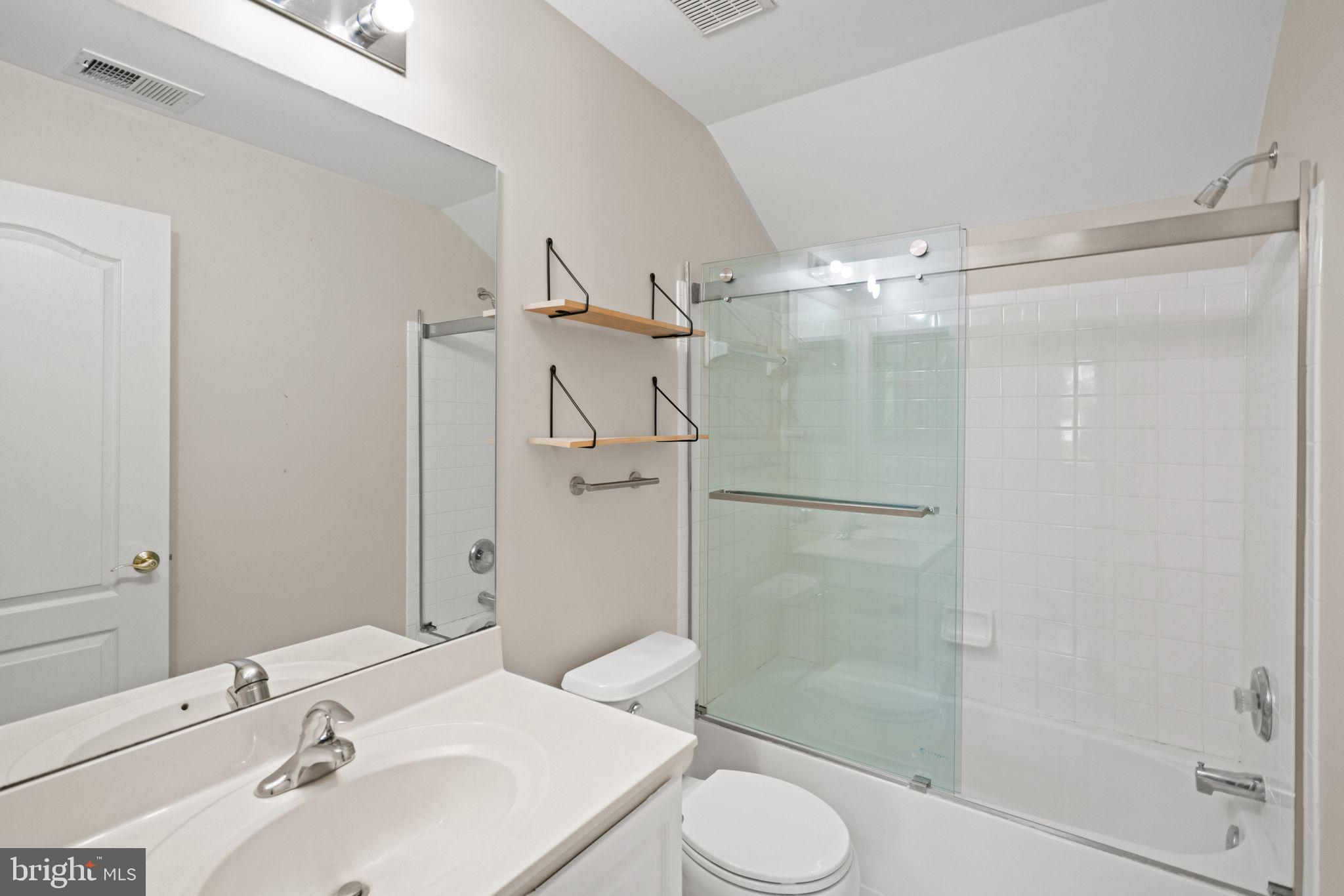 CHERINGTON - Residential