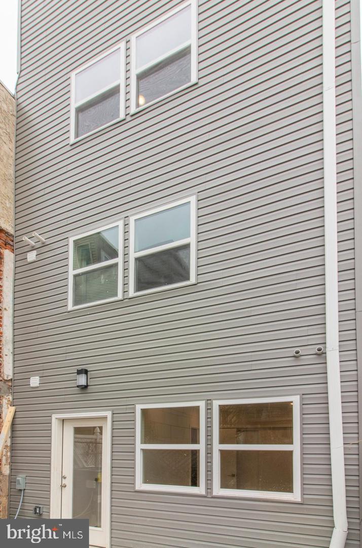 FRANCISVILLE - Residential