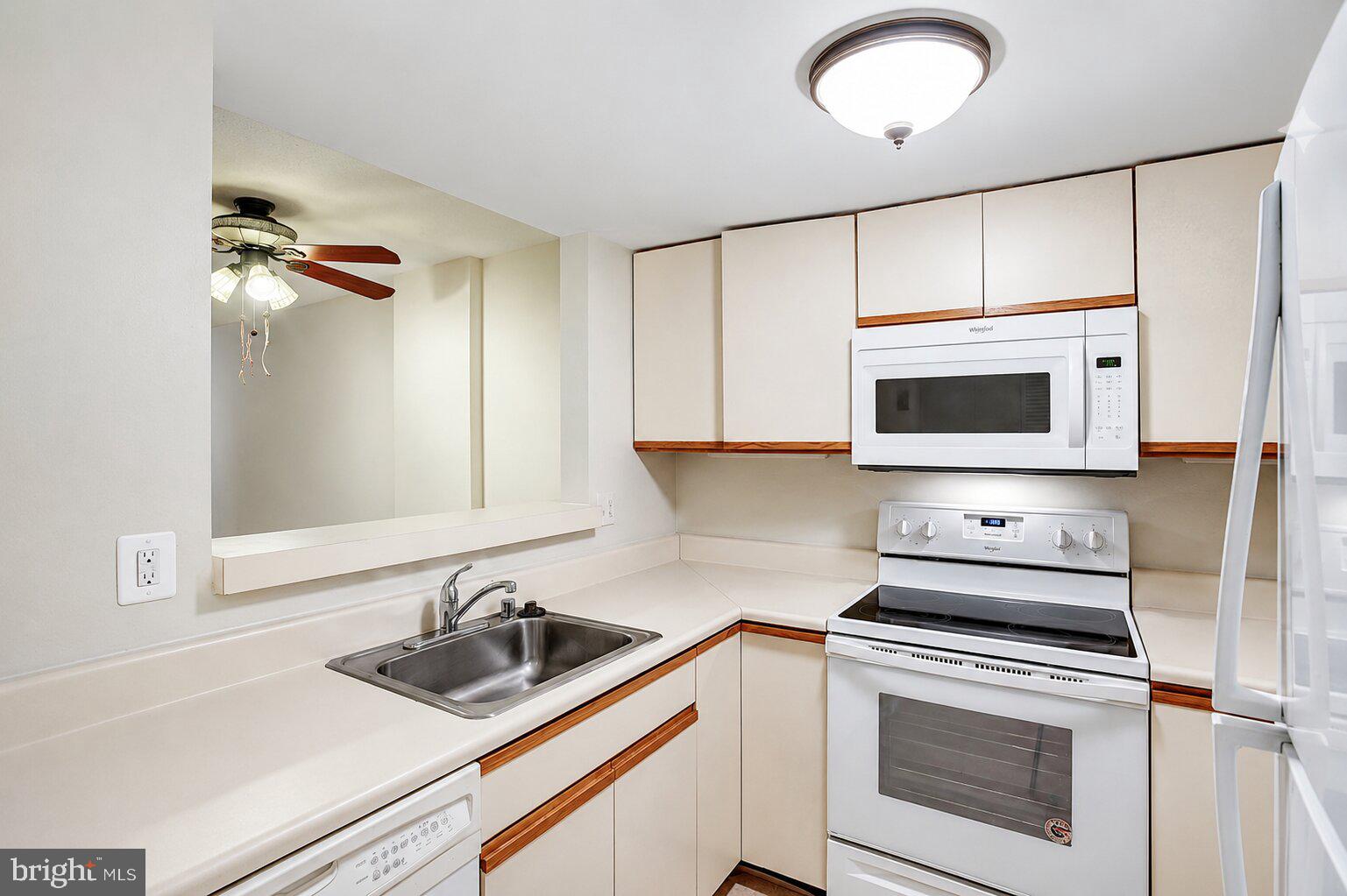 1951 SAGEWOOD LANE 231