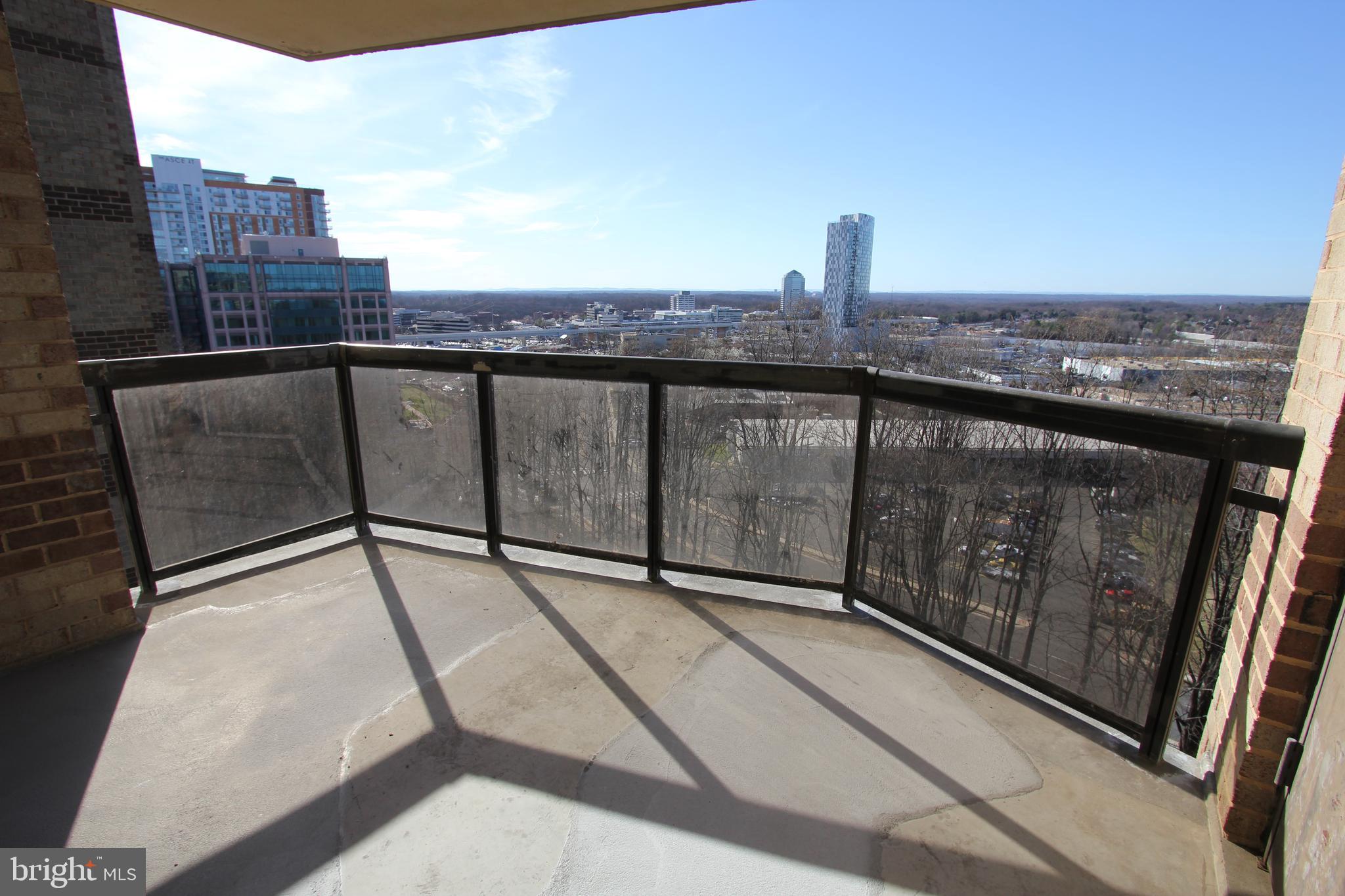 ROTONDA - Residential Lease