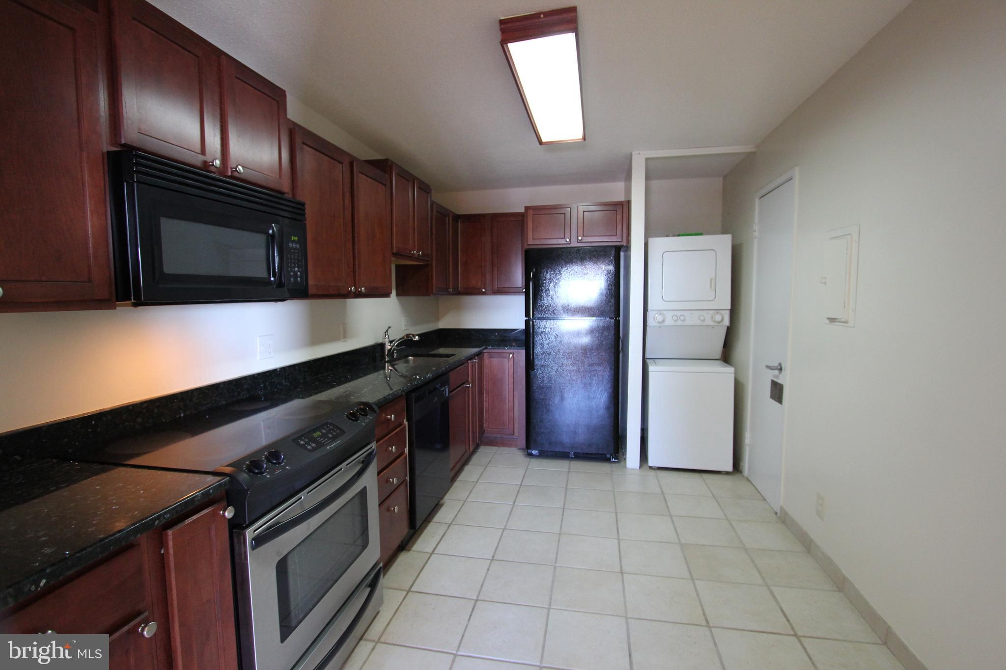 ROTONDA - Residential Lease