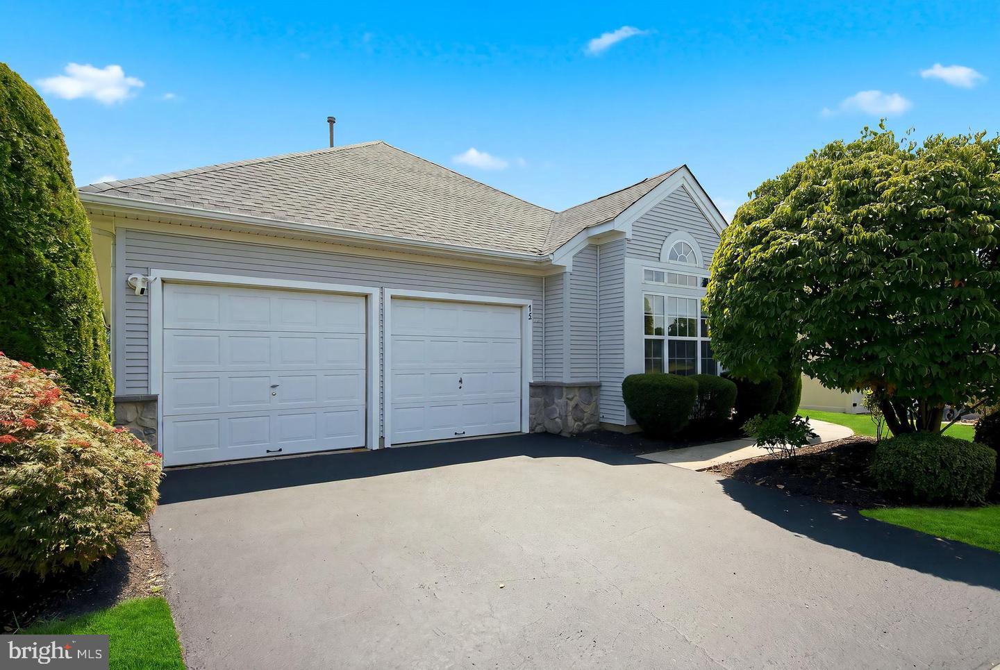 12 DUNROVIN COURT