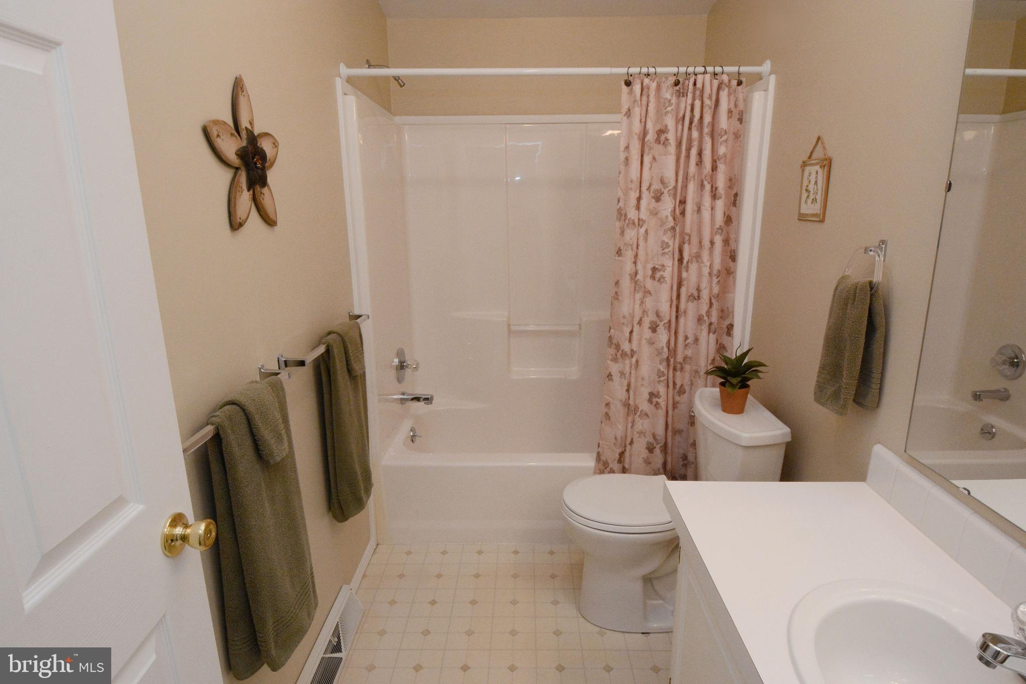 QUIET ACRES - Residential