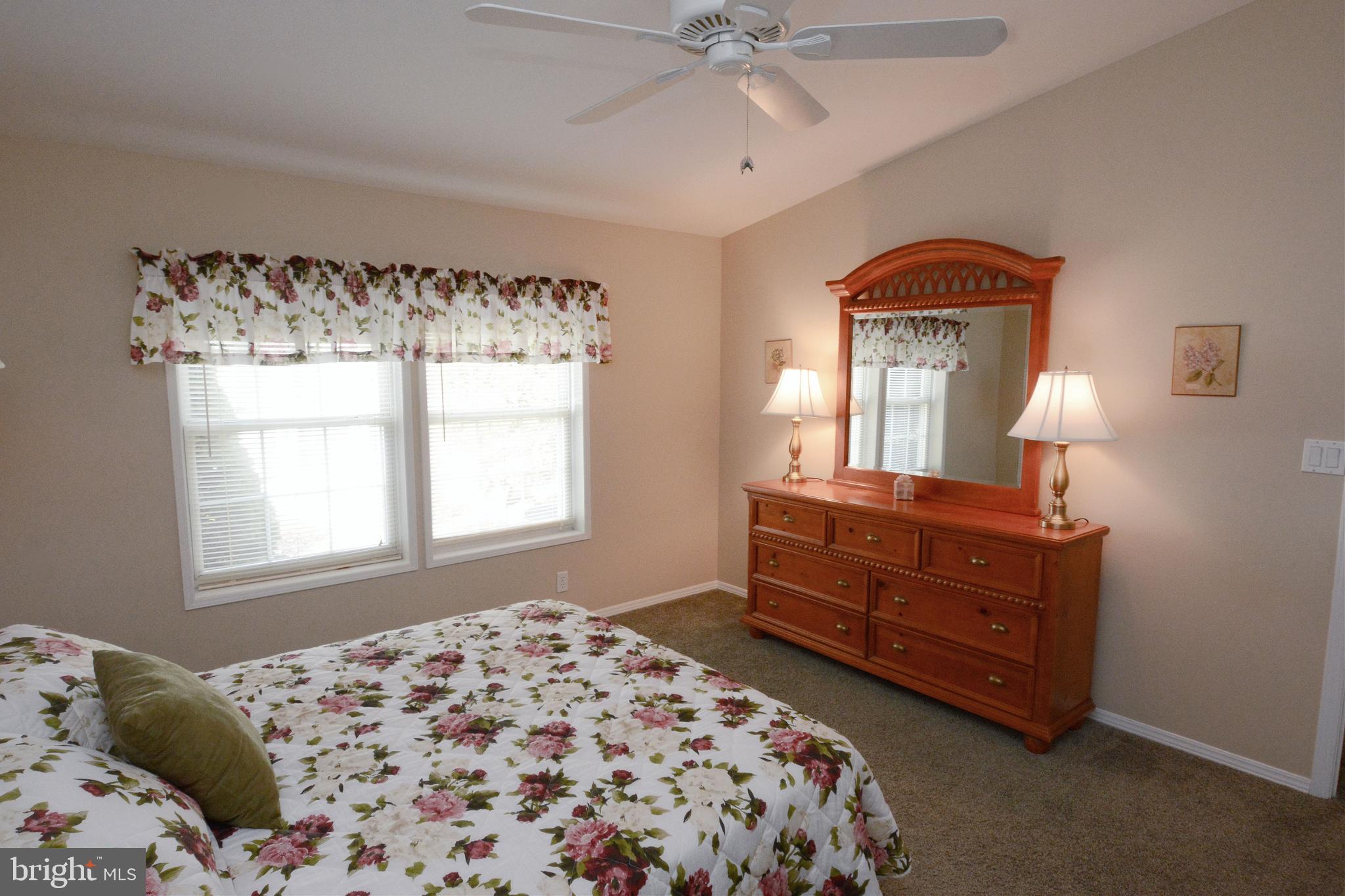 QUIET ACRES - Residential